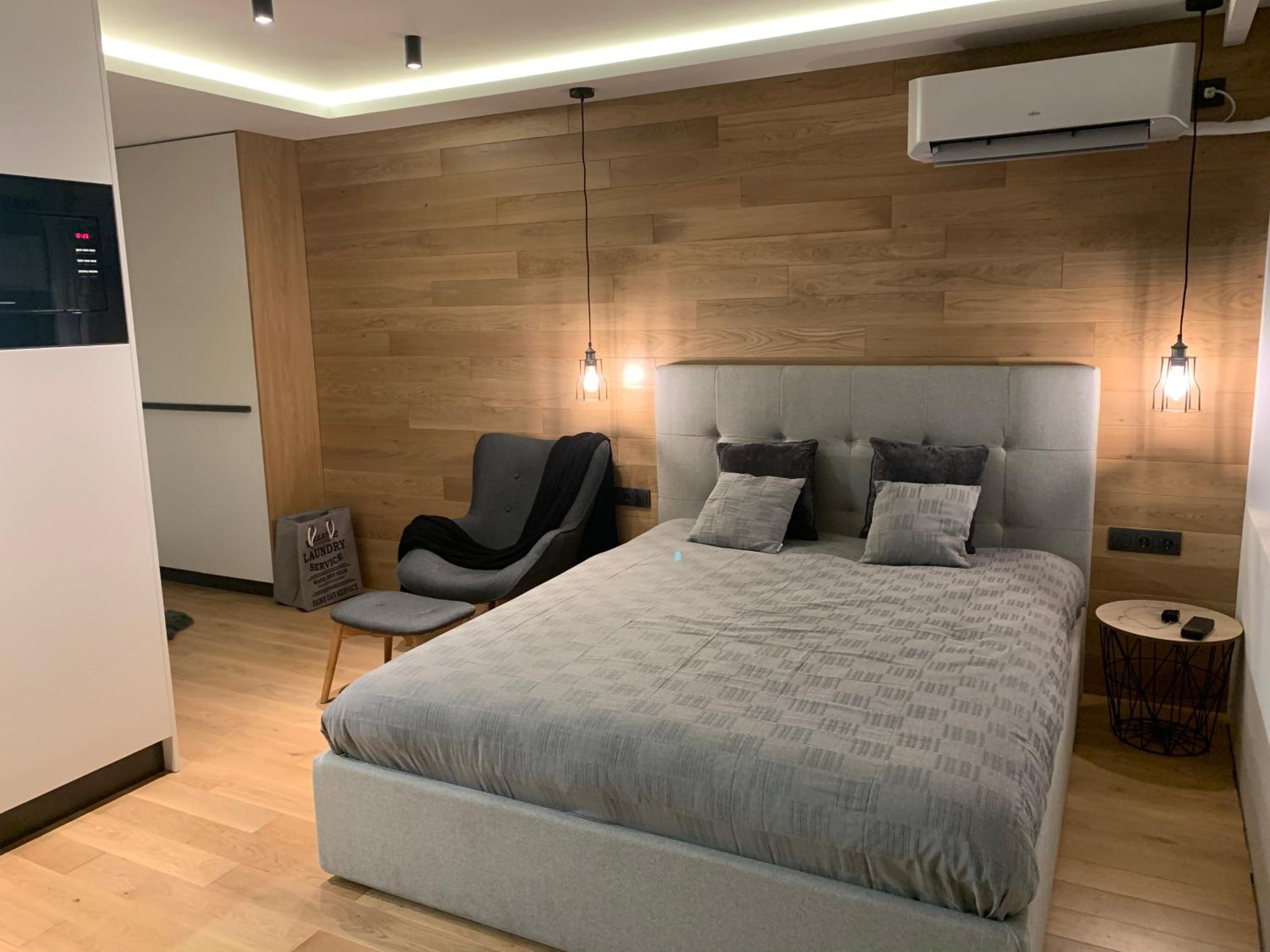 One-Bedroom Apartment - Photo 15