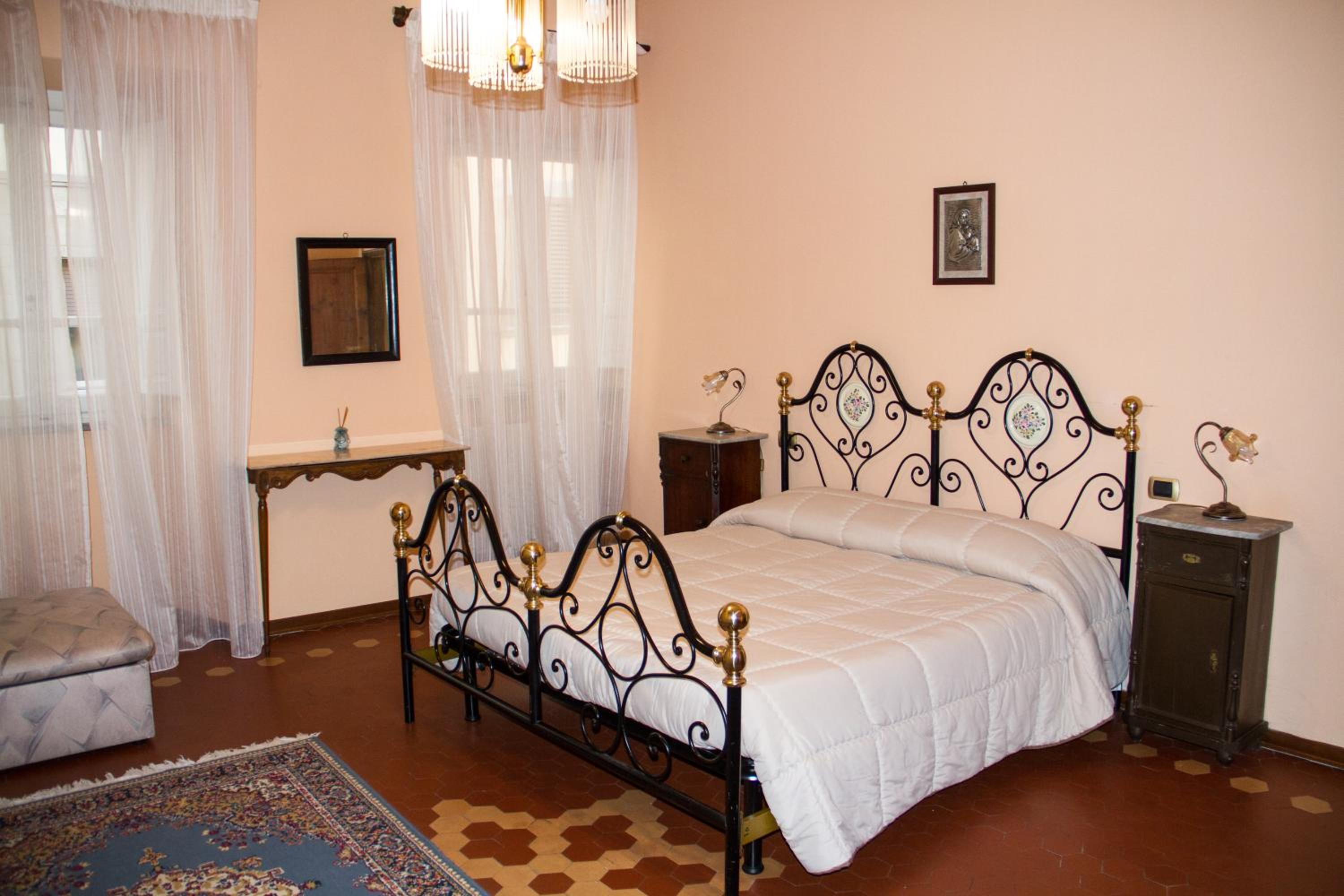 Two-Bedroom Apartment - Photo 1