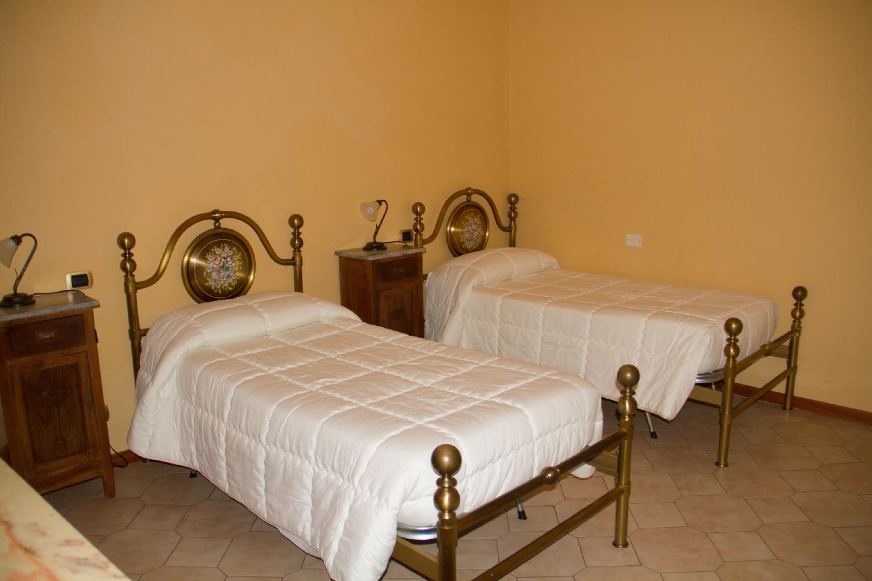 Two-Bedroom Apartment - Photo 11