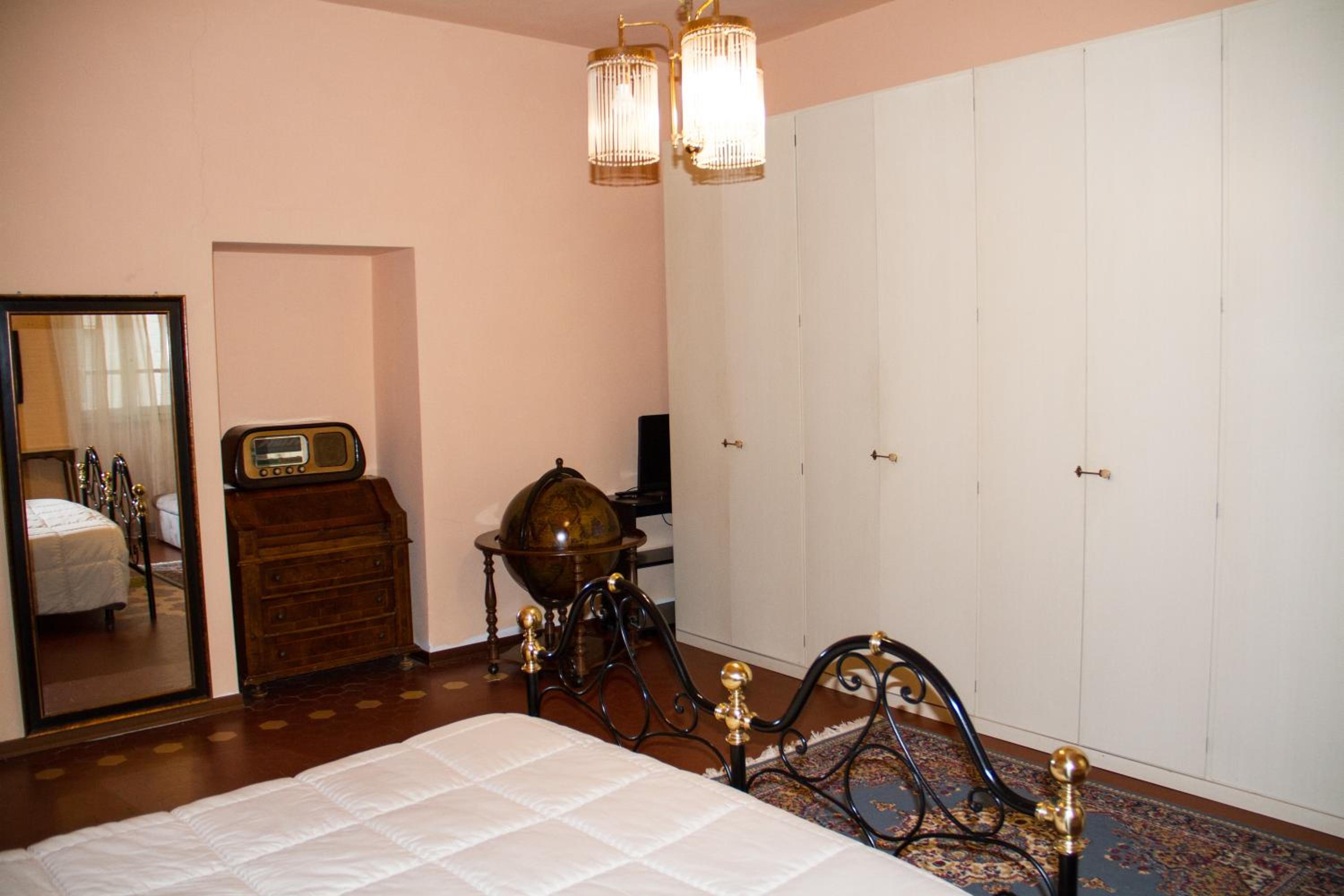 Two-Bedroom Apartment - Photo 5