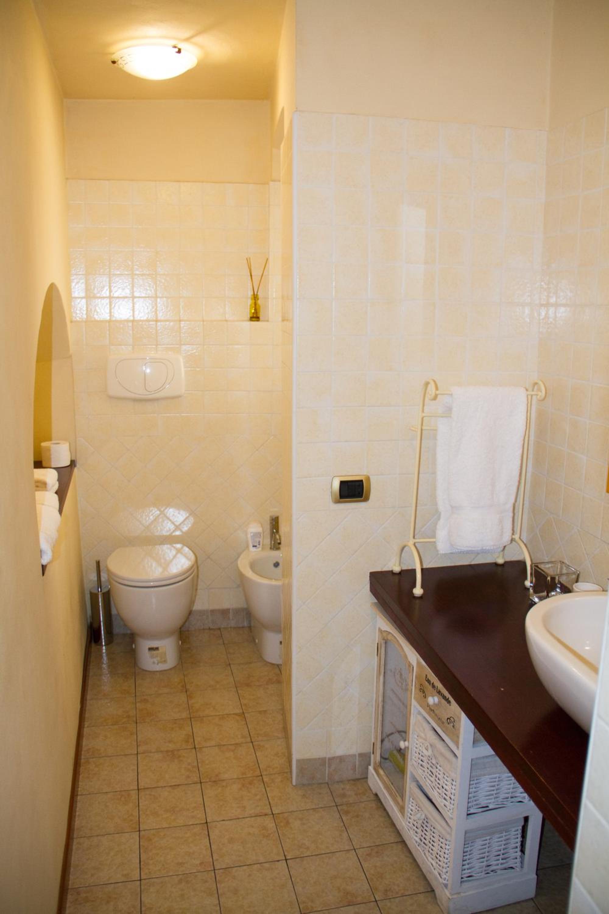 Two-Bedroom Apartment - Photo 25