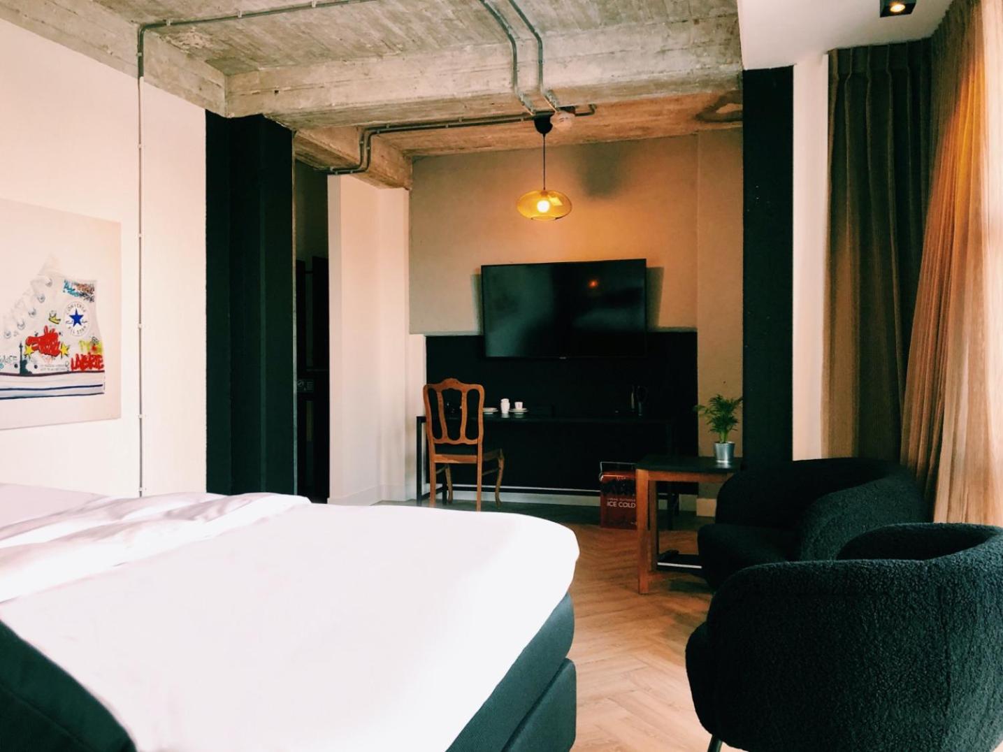 Large Double Room photo 3