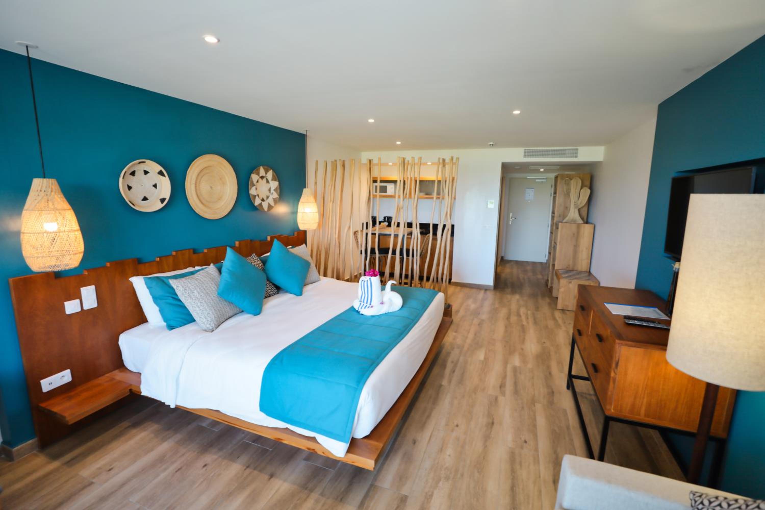 Deluxe Junior Suite - Photo 5