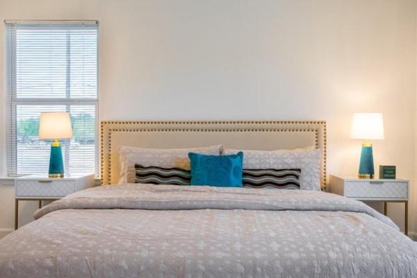 Three-Bedroom House - Photo 21