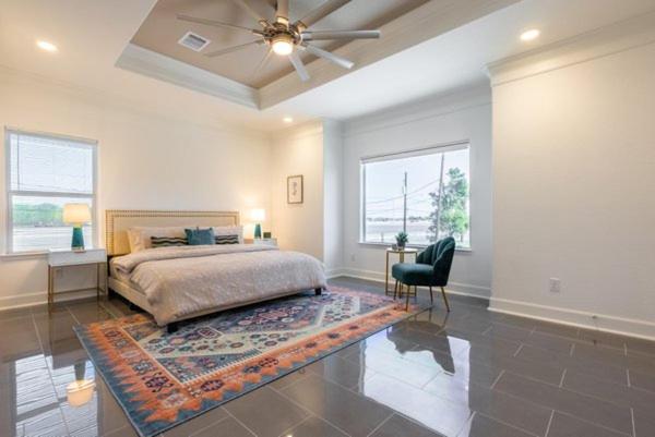 Three-Bedroom House - Photo 15