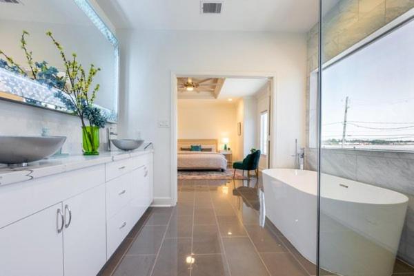 Three-Bedroom House - Photo 42