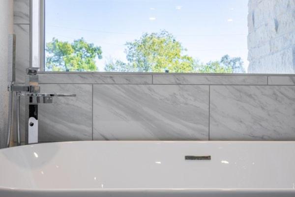 Three-Bedroom House - Photo 10