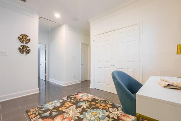 Three-Bedroom House - Photo 22
