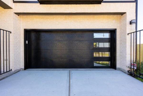 Three-Bedroom House - Photo 7