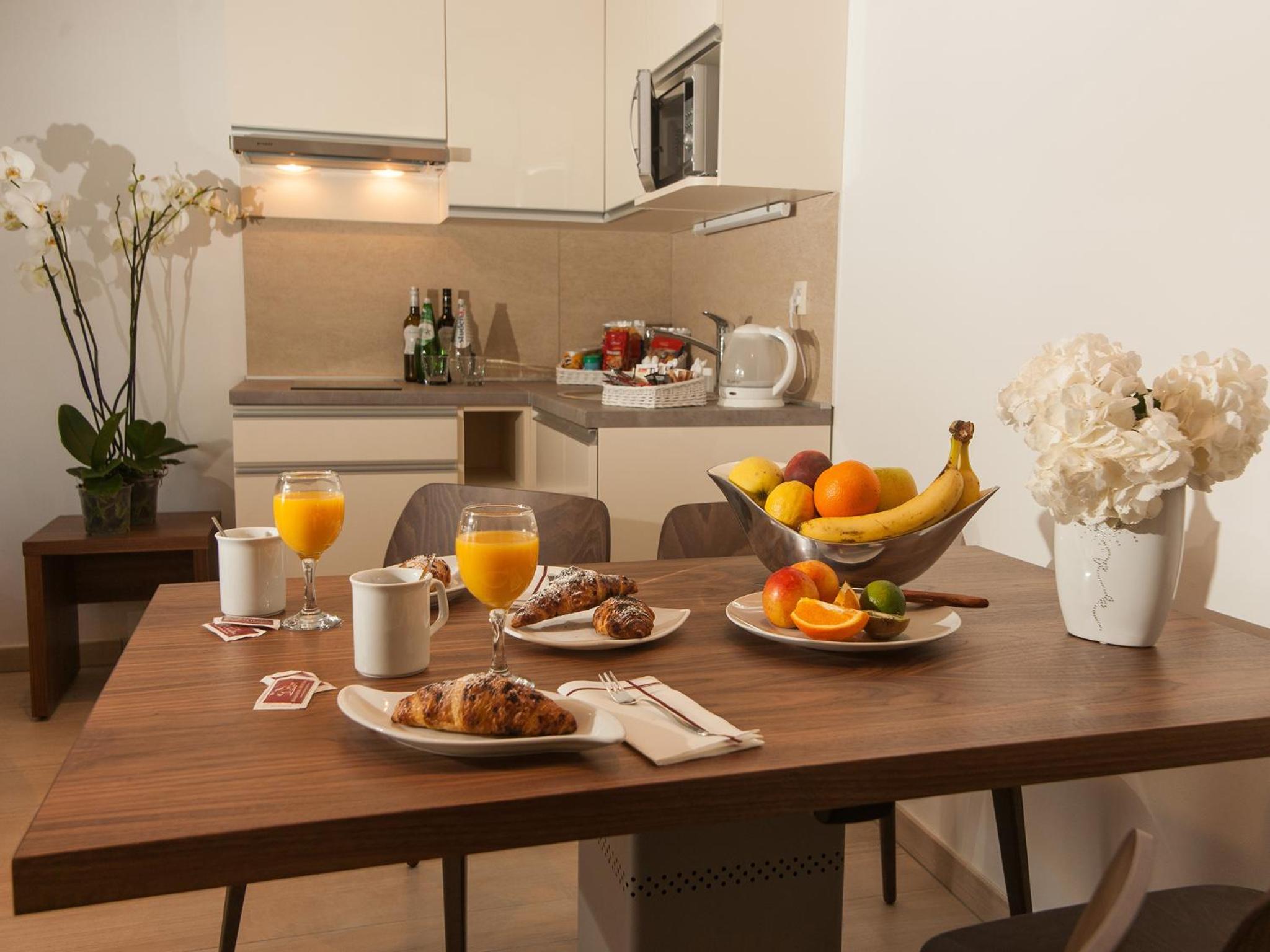 One-Bedroom Apartment with Balcony with Park View (2 Adults) photo 3