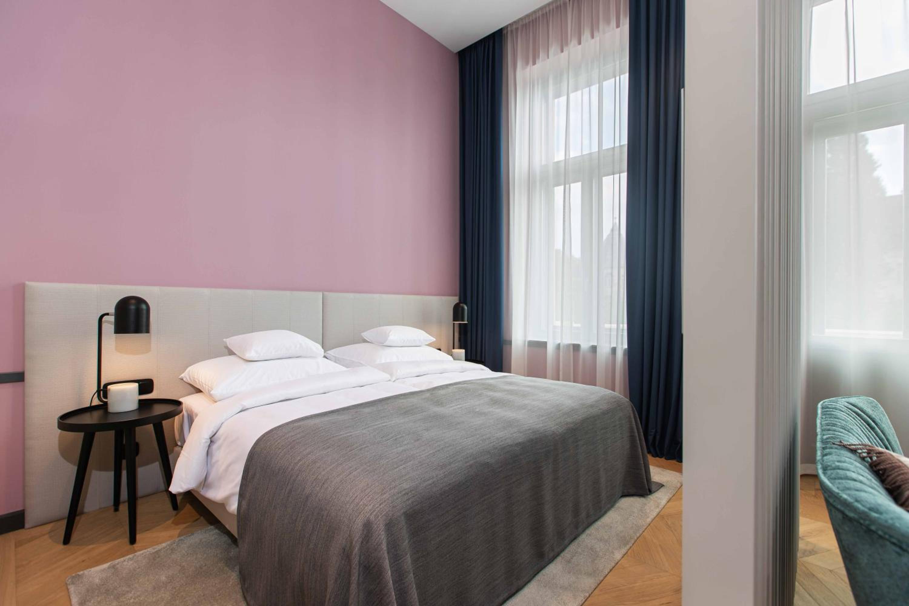 Suite - Photo 2