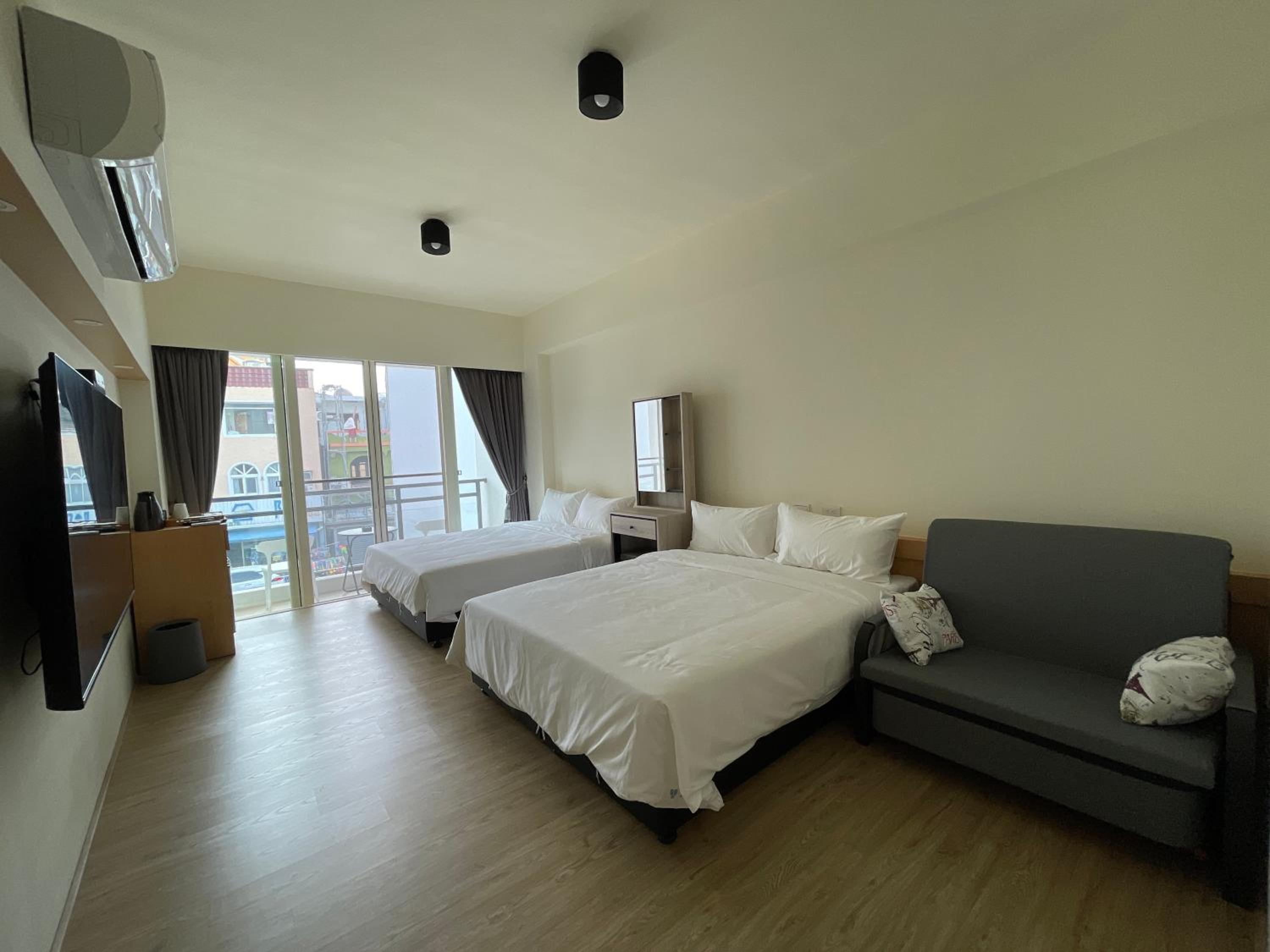 Twin Room with City View