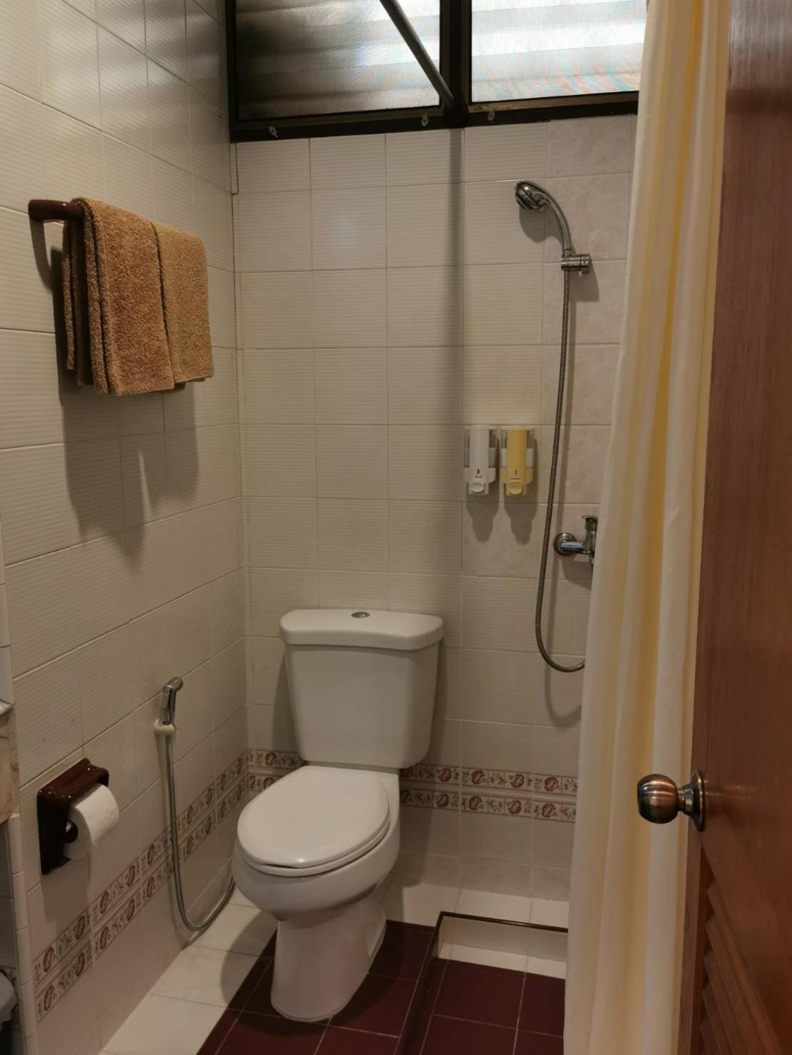 Deluxe Double or Twin Room with Balcony - Photo 2
