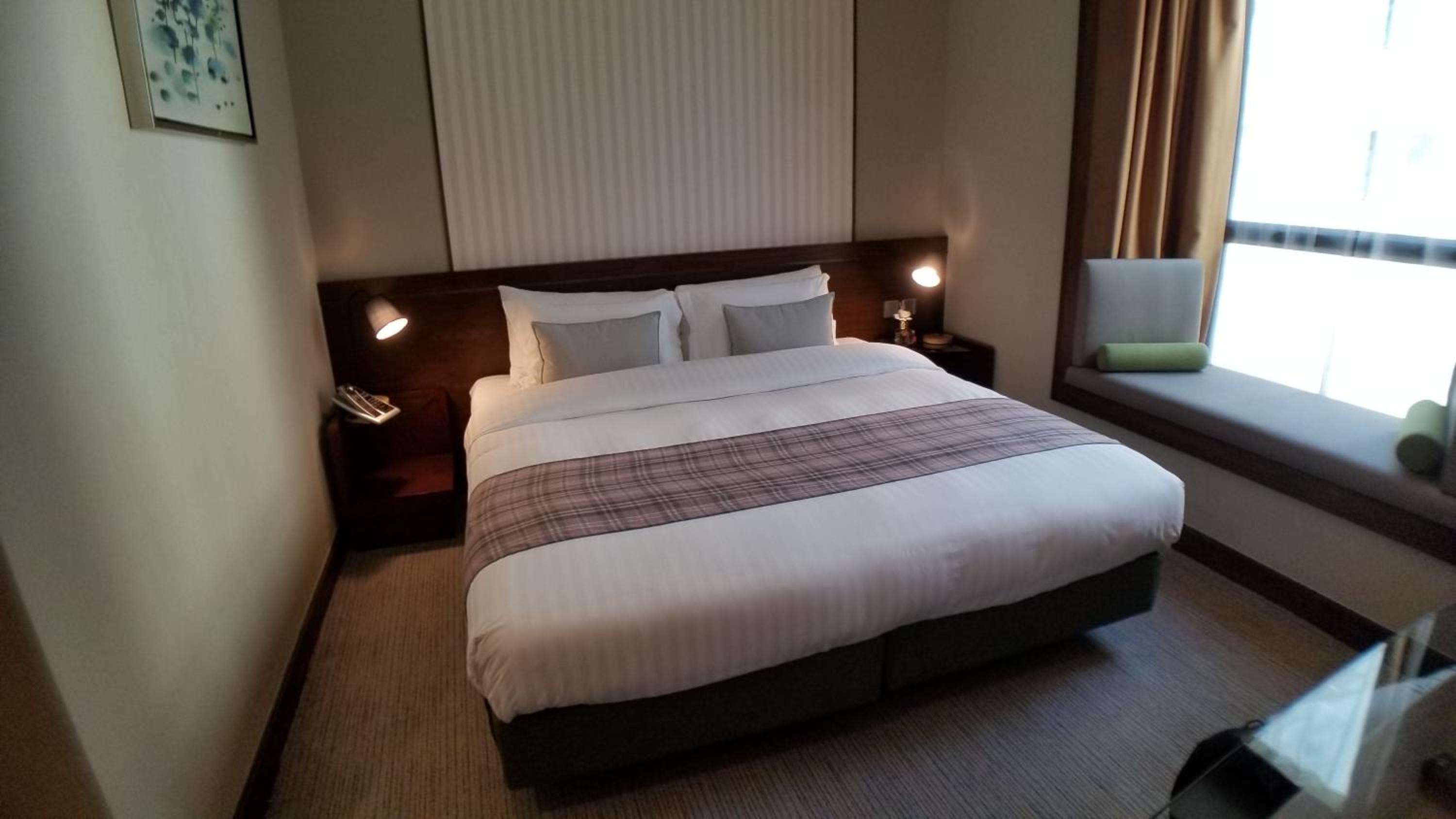Executive Suite (25 – 32/F)
