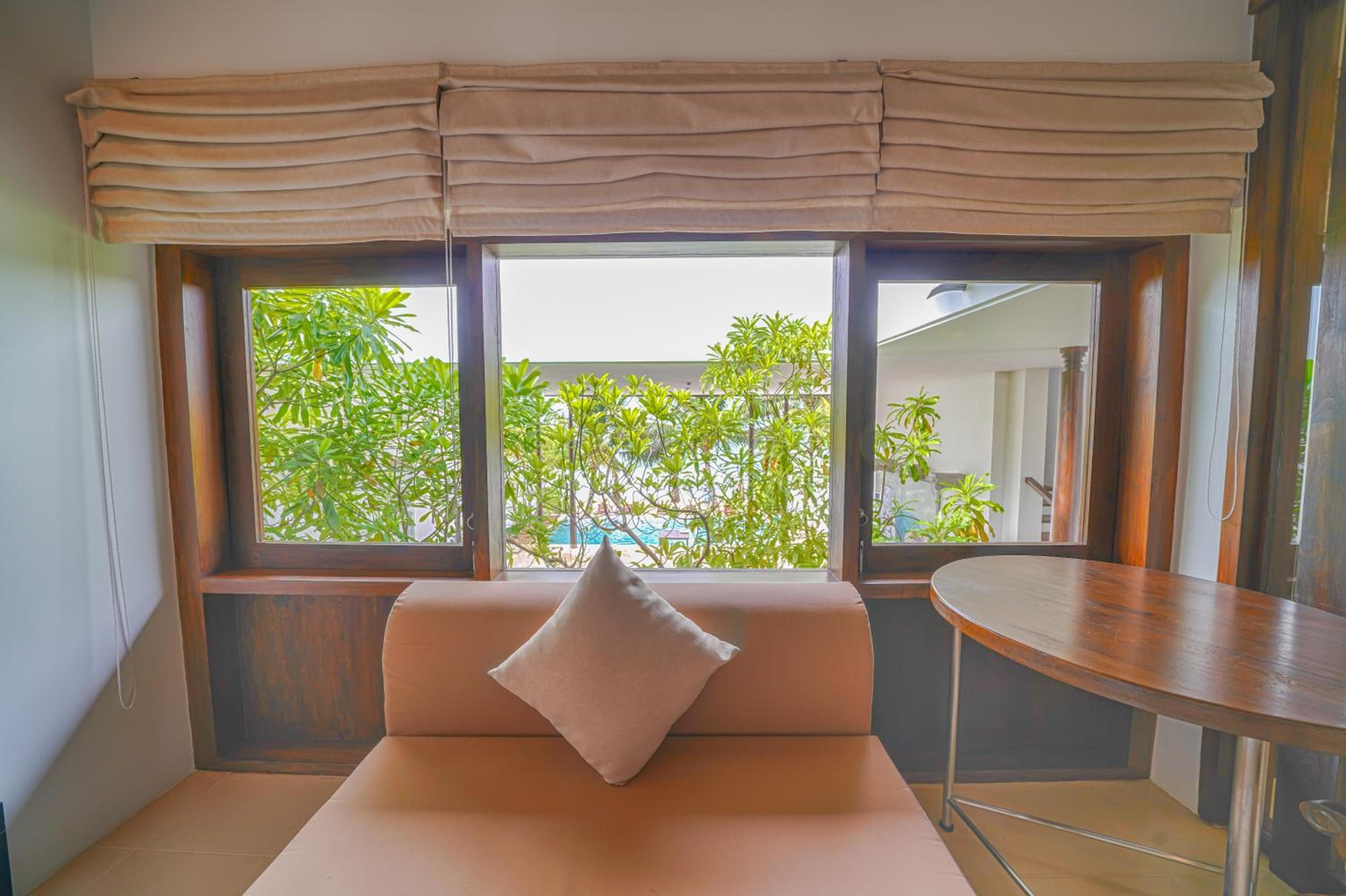 Deluxe Twin Room in Beach view wing