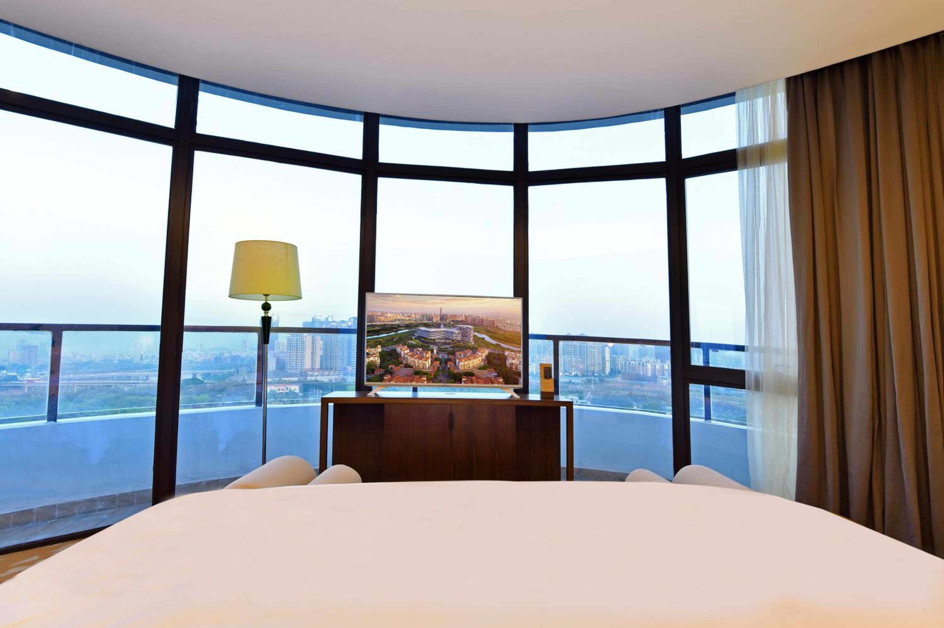Business Suite photo 1