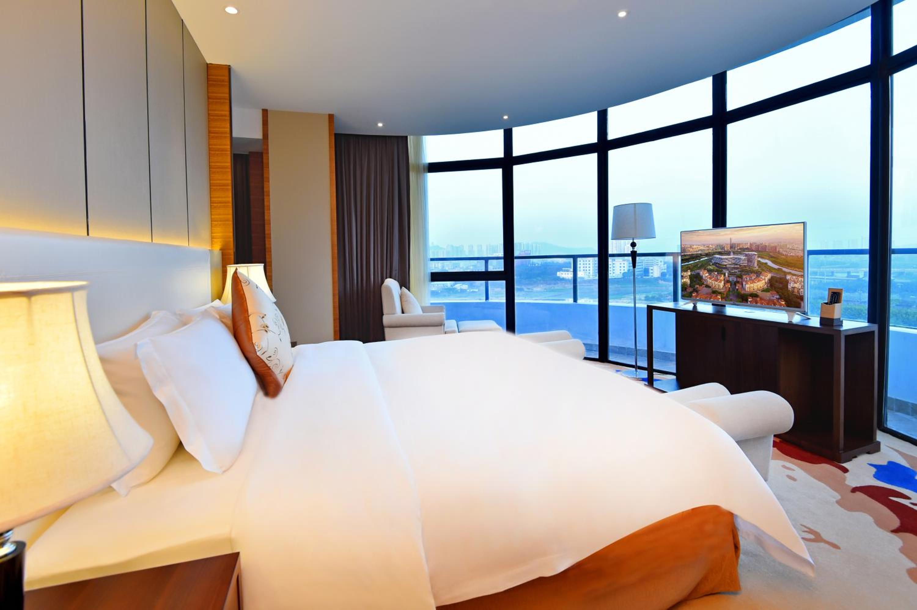 Business Suite photo 2
