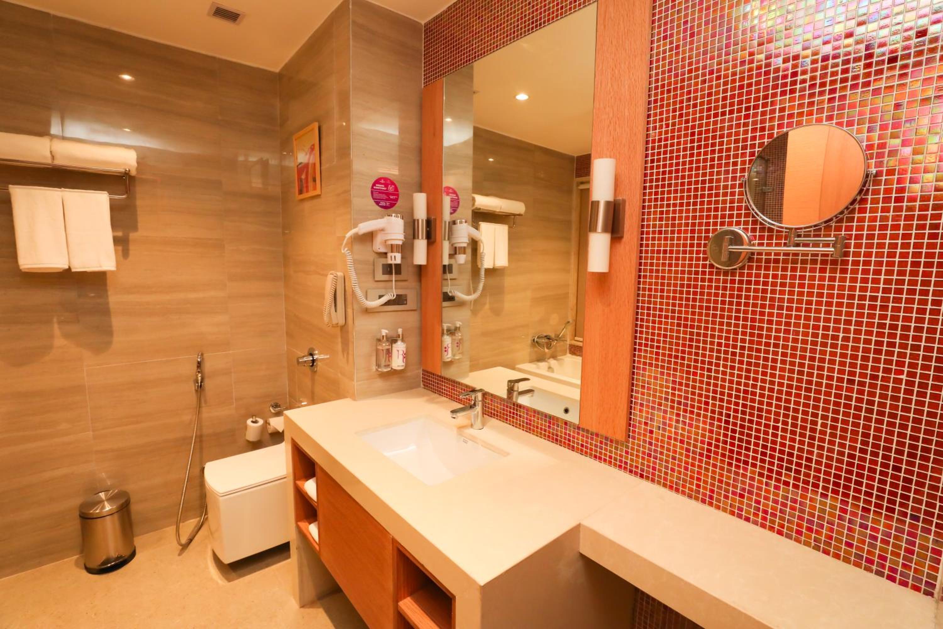 Executive Suite With Bathtubs Enjoy Happy Hour 1+1 mocktail IMFL timing 4-7 pm photo 3