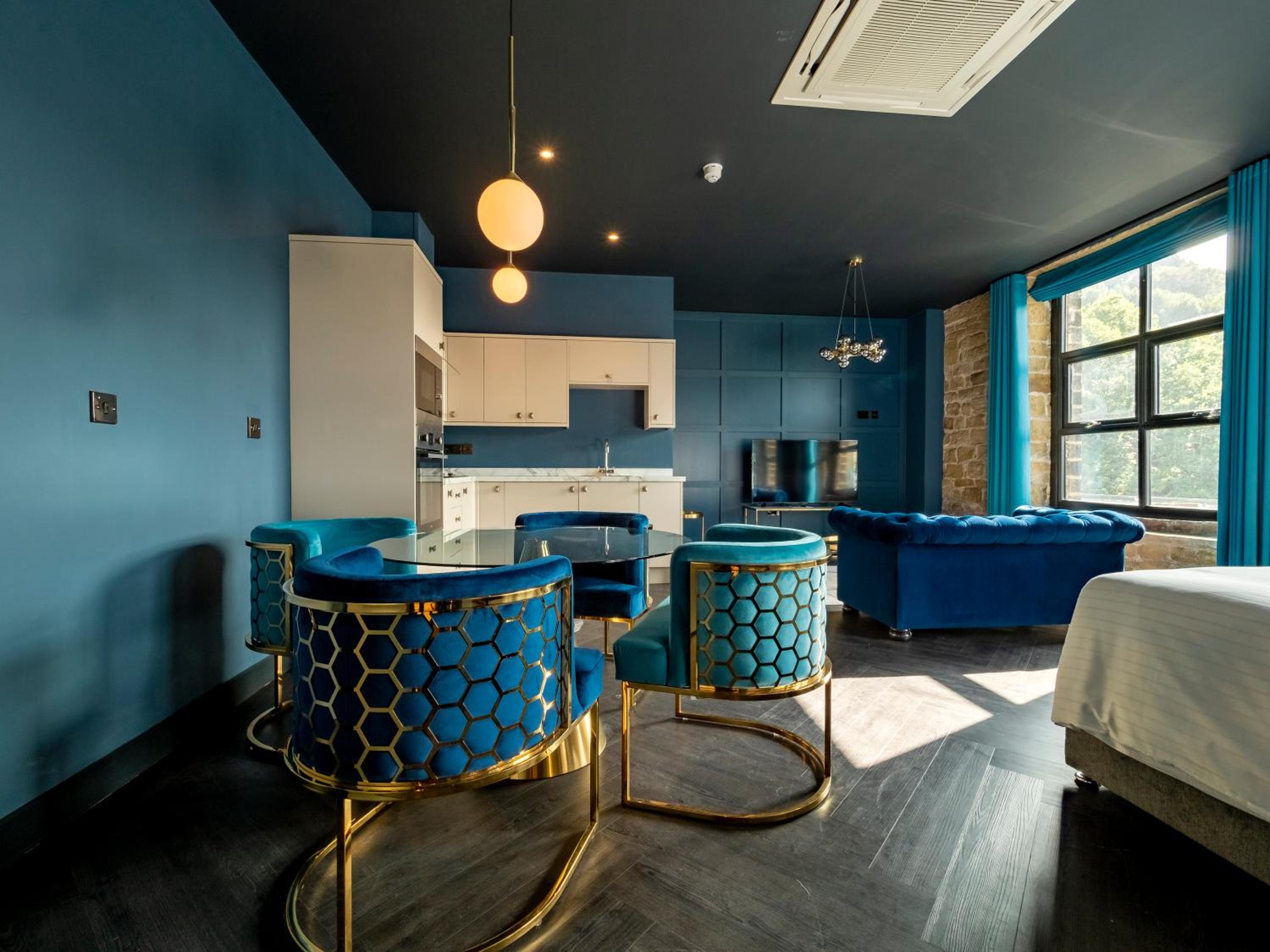 Deluxe Family Suite