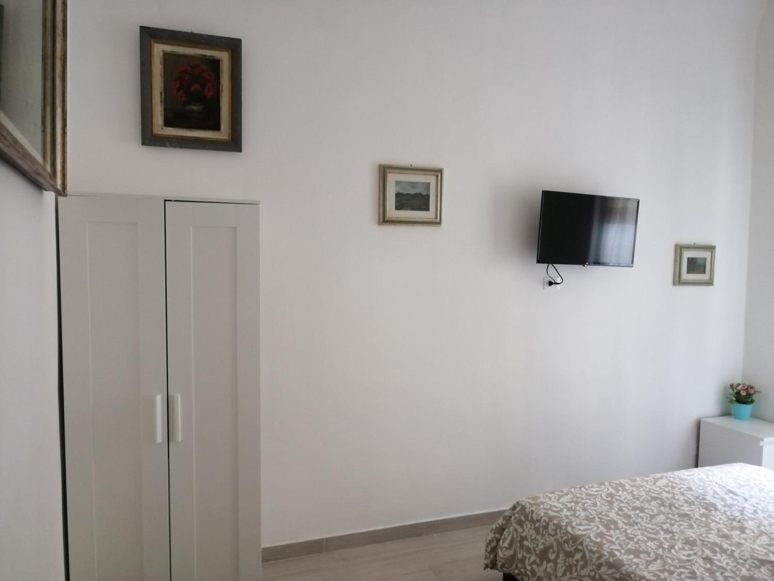 Two-Bedroom Apartment photo 2
