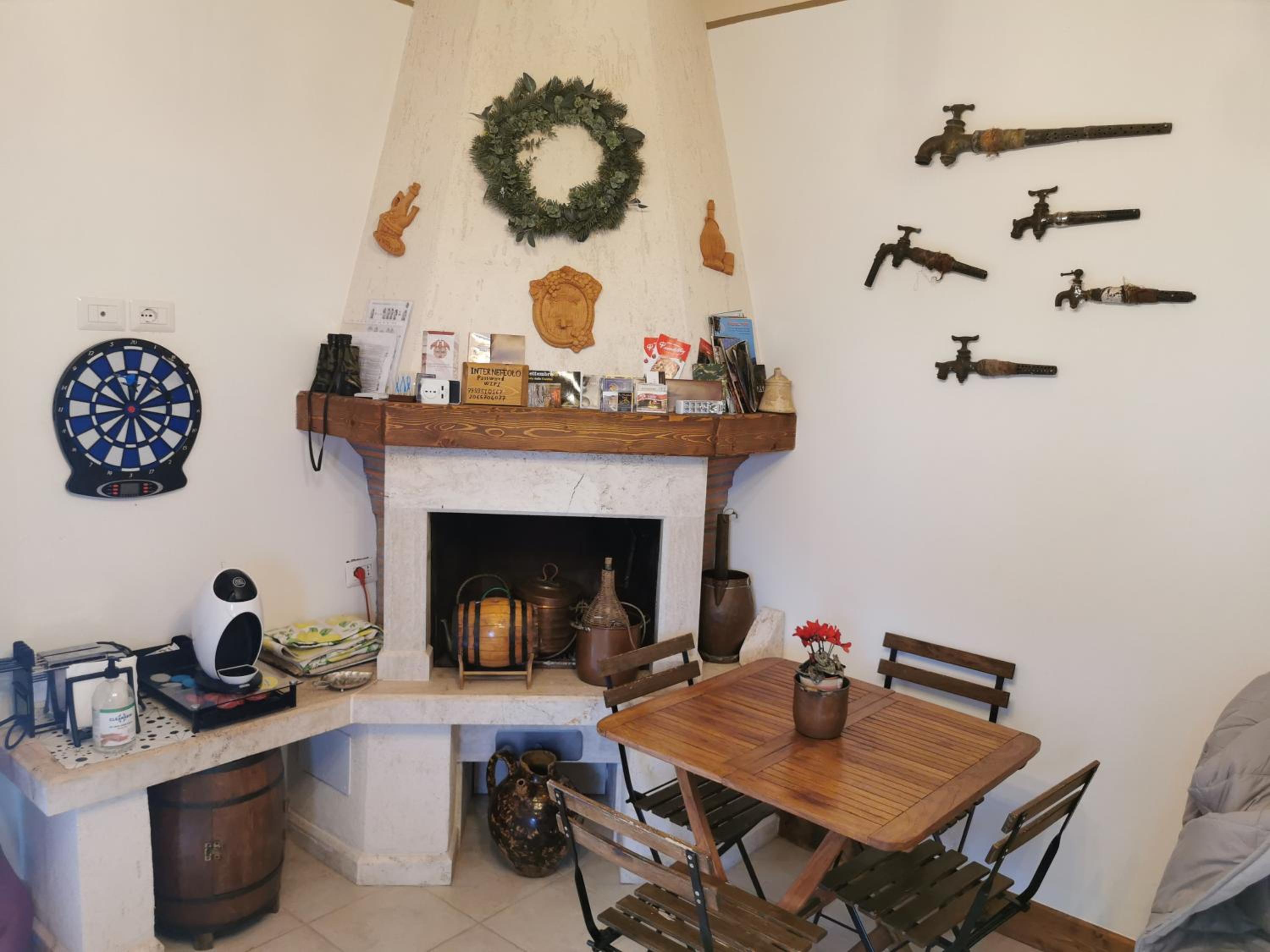 Superior Family Room - Photo 2