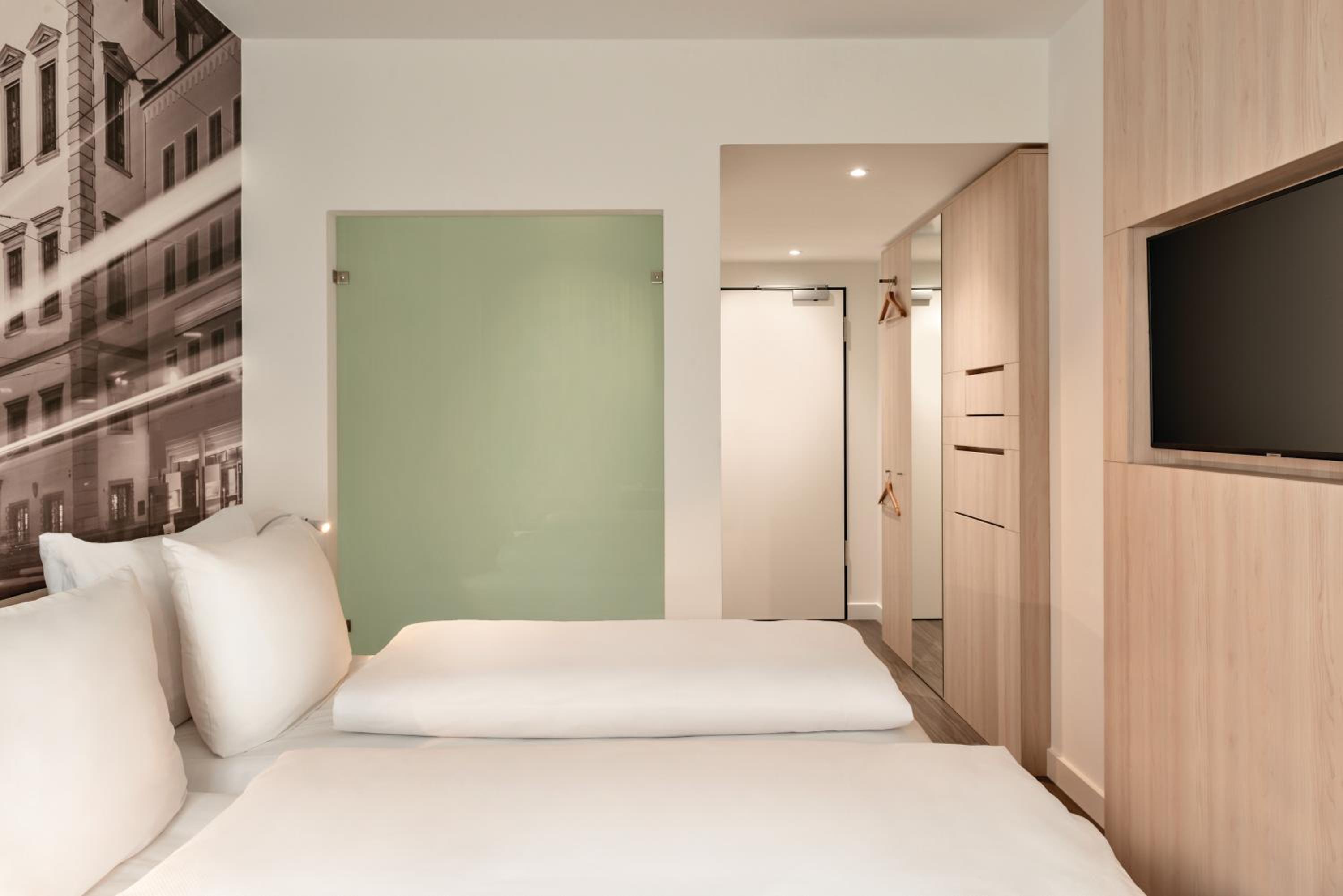 Standard Double Room - Photo 3