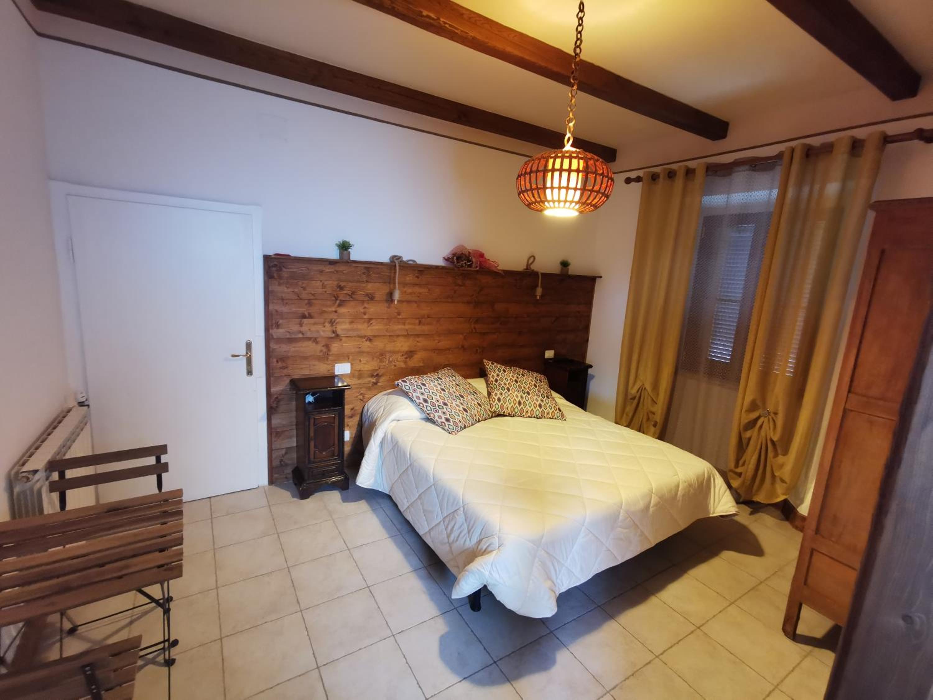 Deluxe Room (2 Adults + 1 Child)