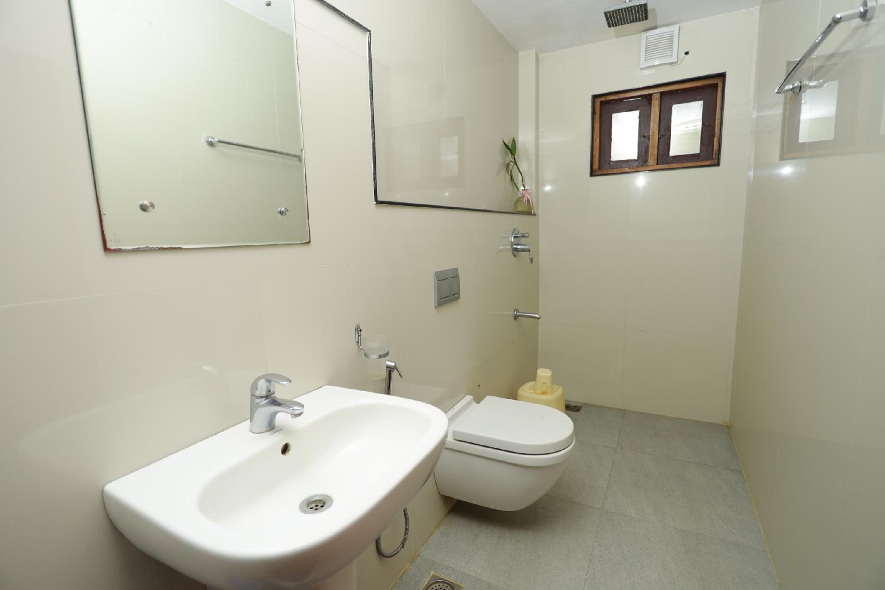 Deluxe Double Room - Photo 10