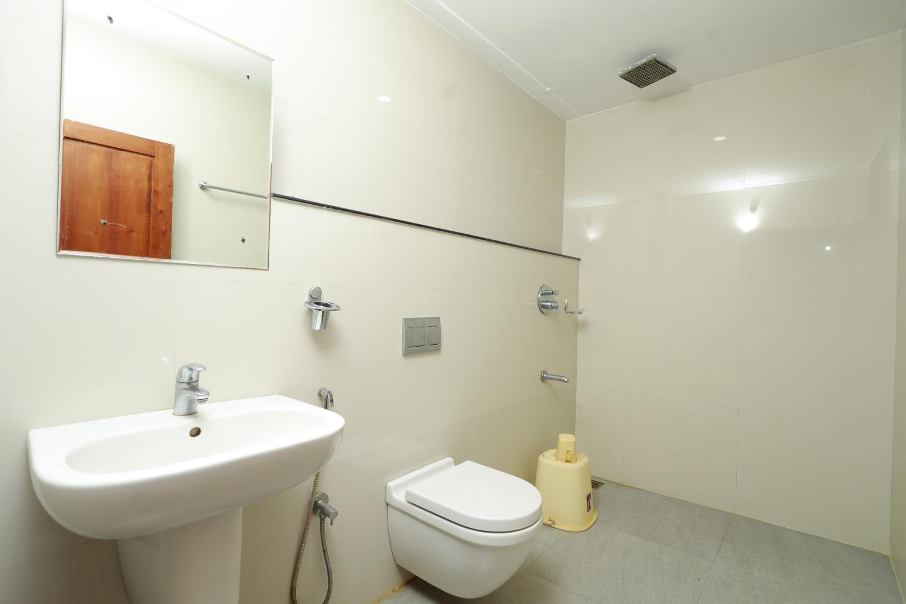 Deluxe Double Room - Photo 9