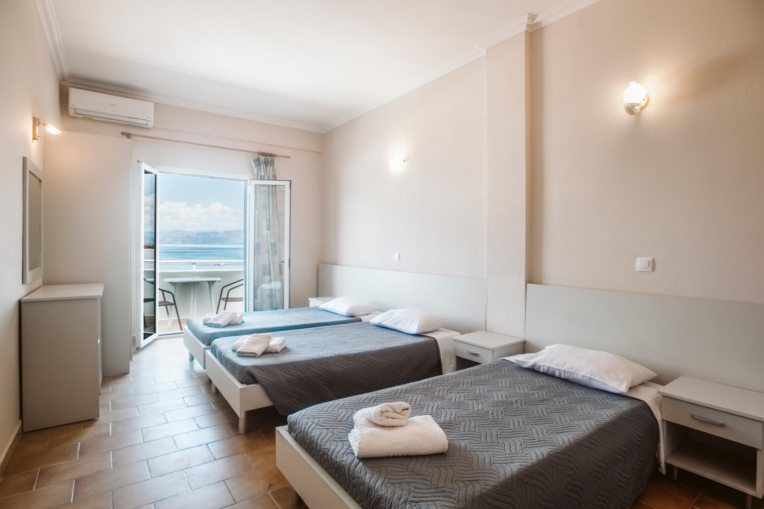 Double Room with Balcony and Sea View photo 1