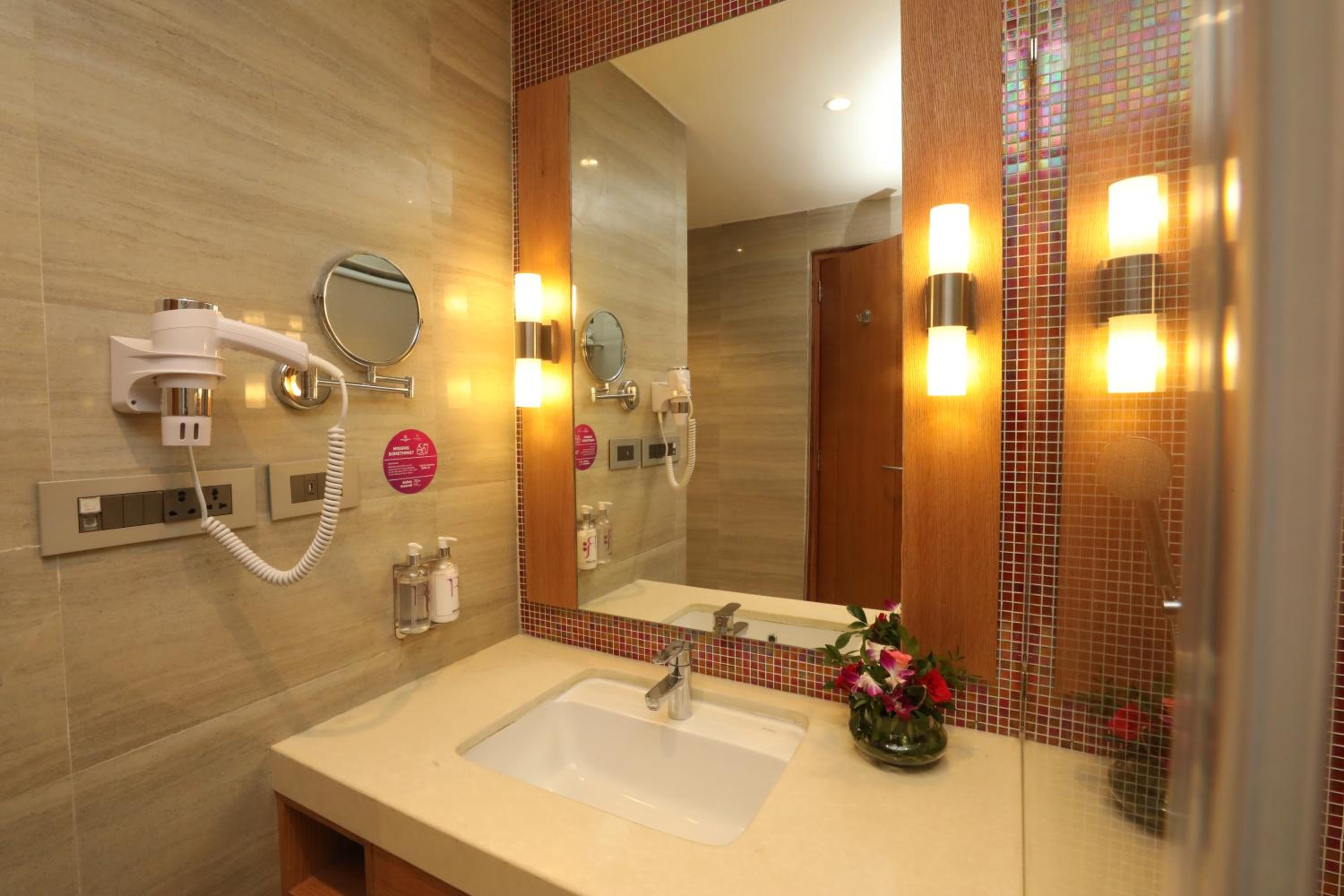 Executive Suite With Bathtubs Enjoy Happy Hour 1+1 mocktail IMFL timing 4-7 pm photo 2