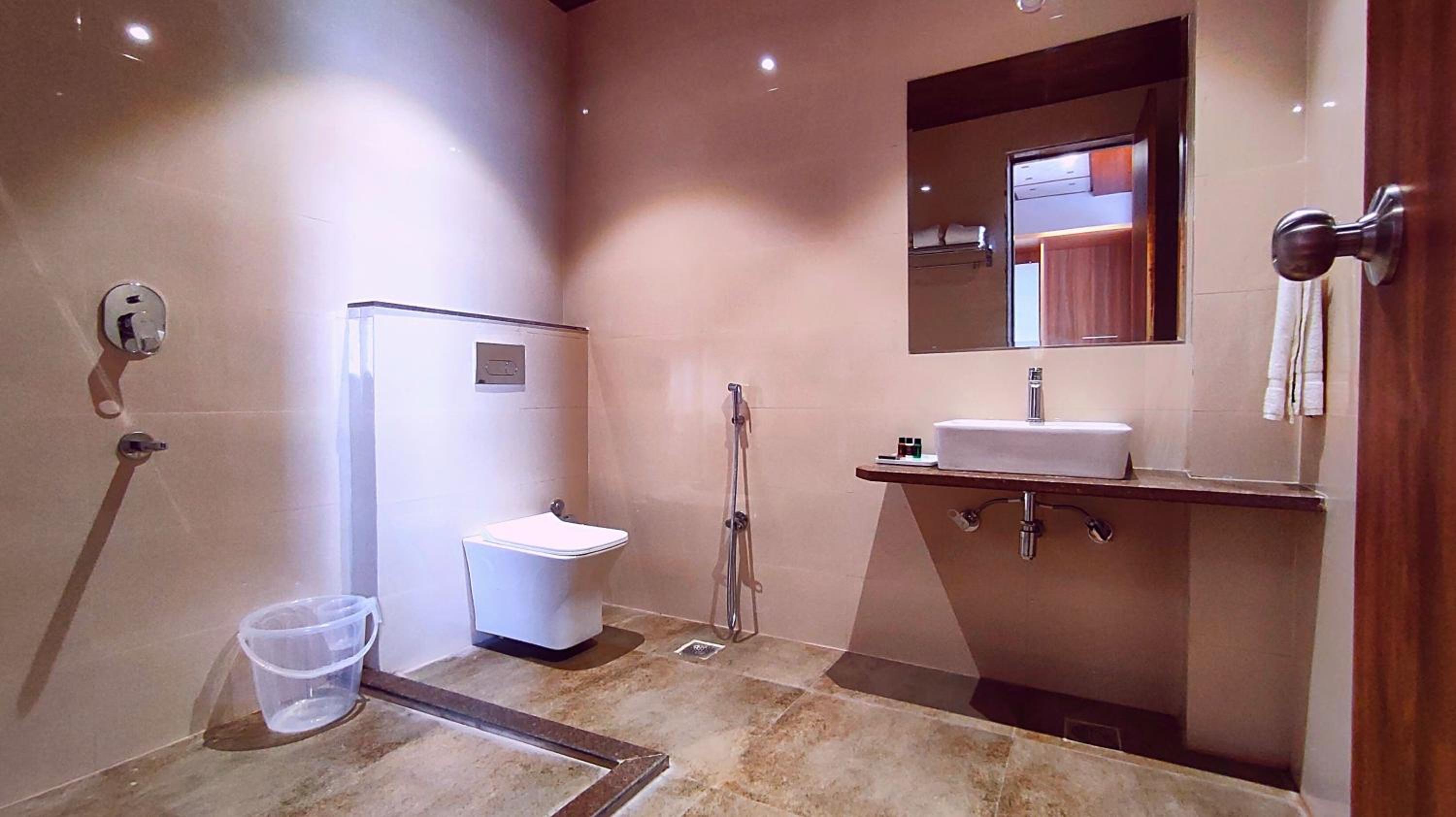 Deluxe Room - Photo 4