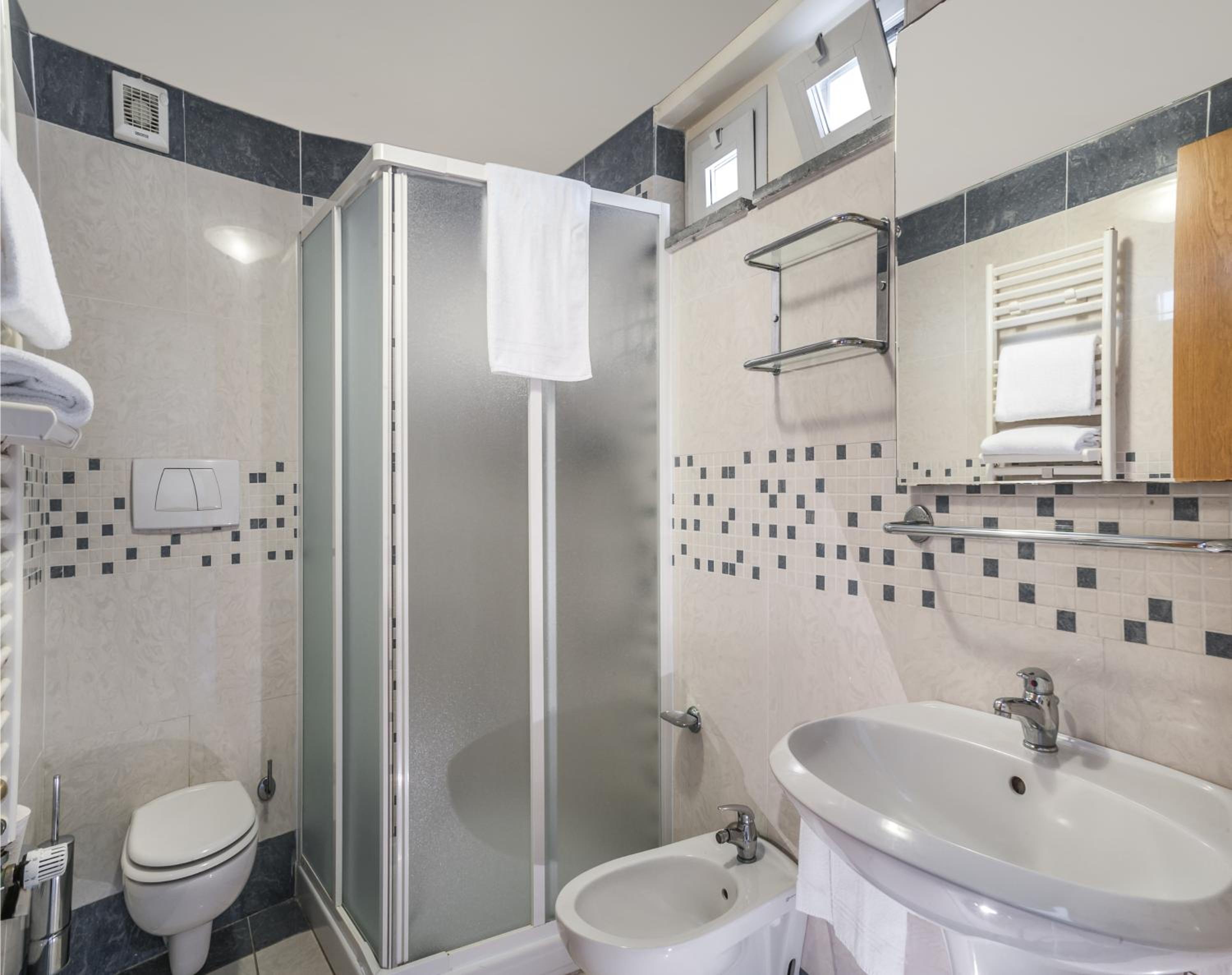 One-Bedroom Apartment (4 Adults) photo 2