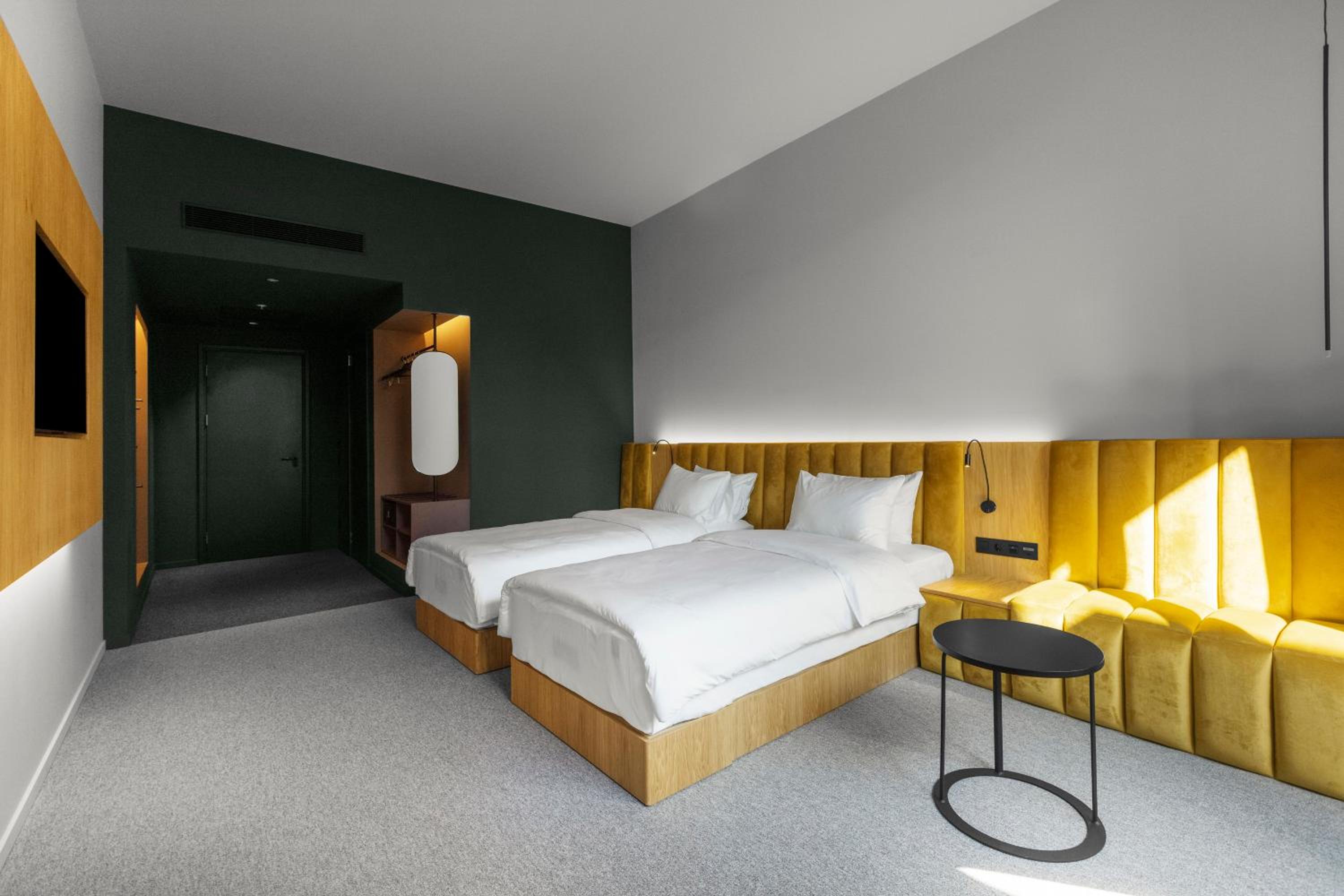 Twin Room - Photo 3