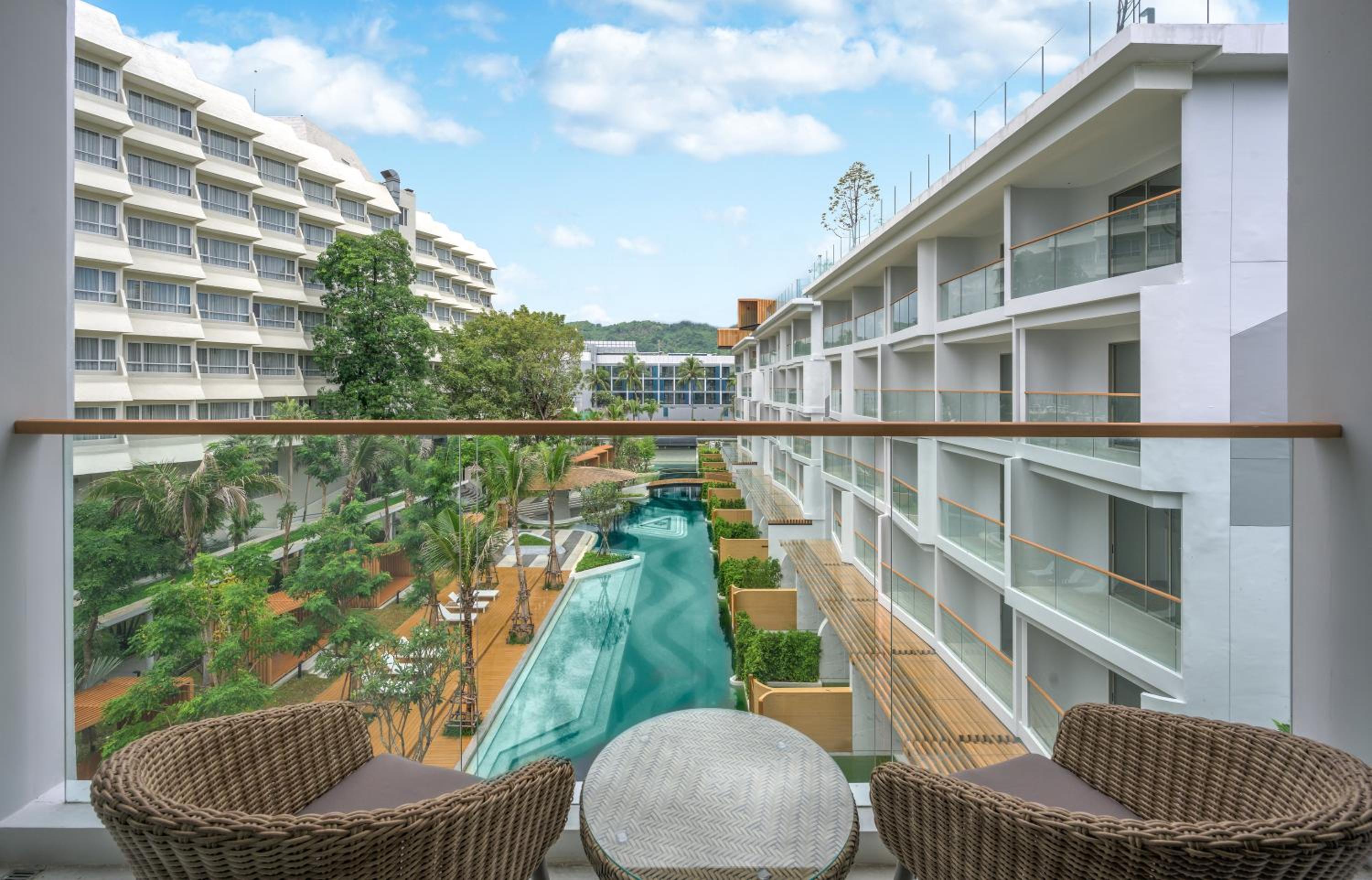 Premier Balcony  - Photo 6