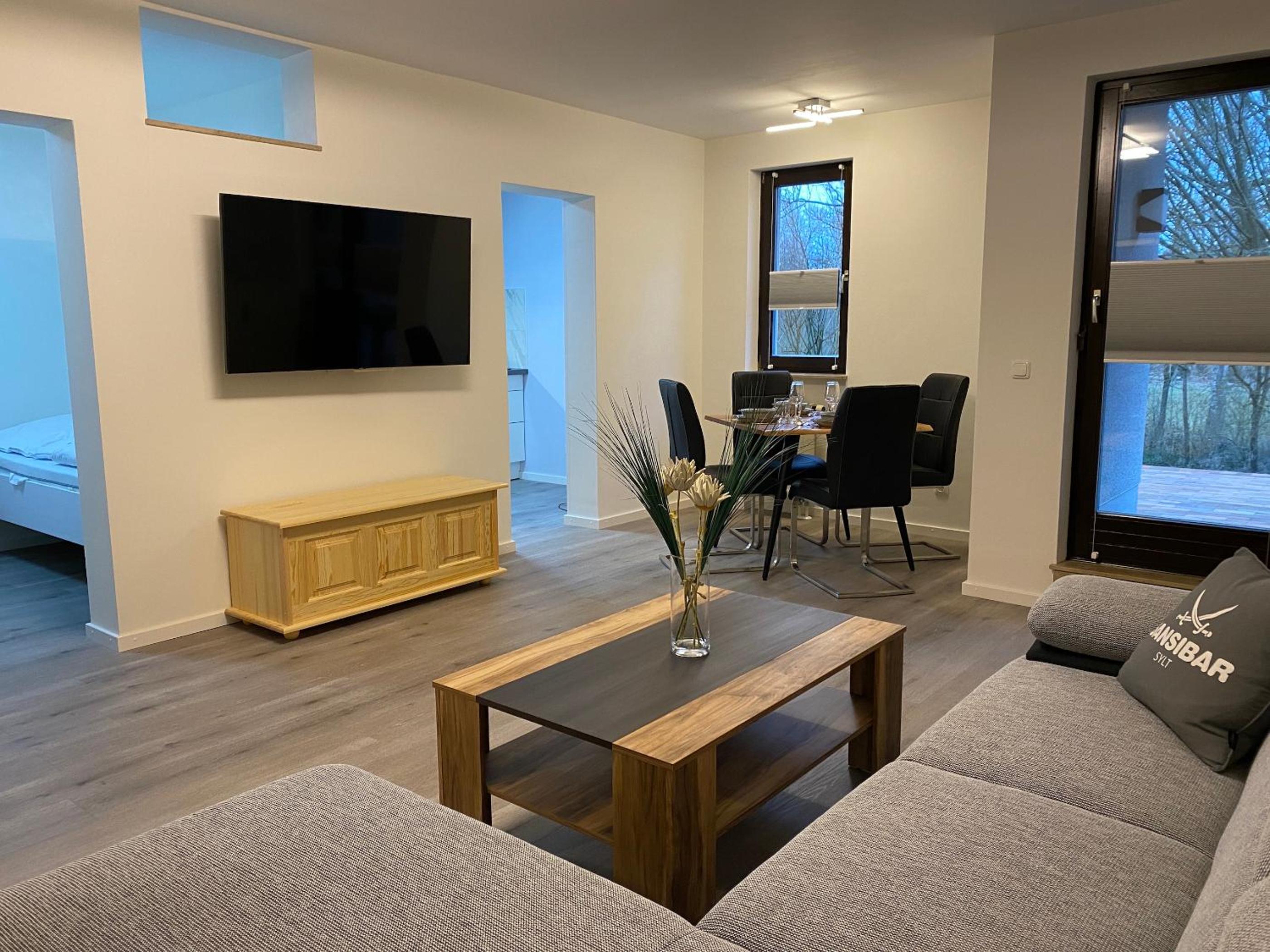 One-Bedroom Apartment photo 1