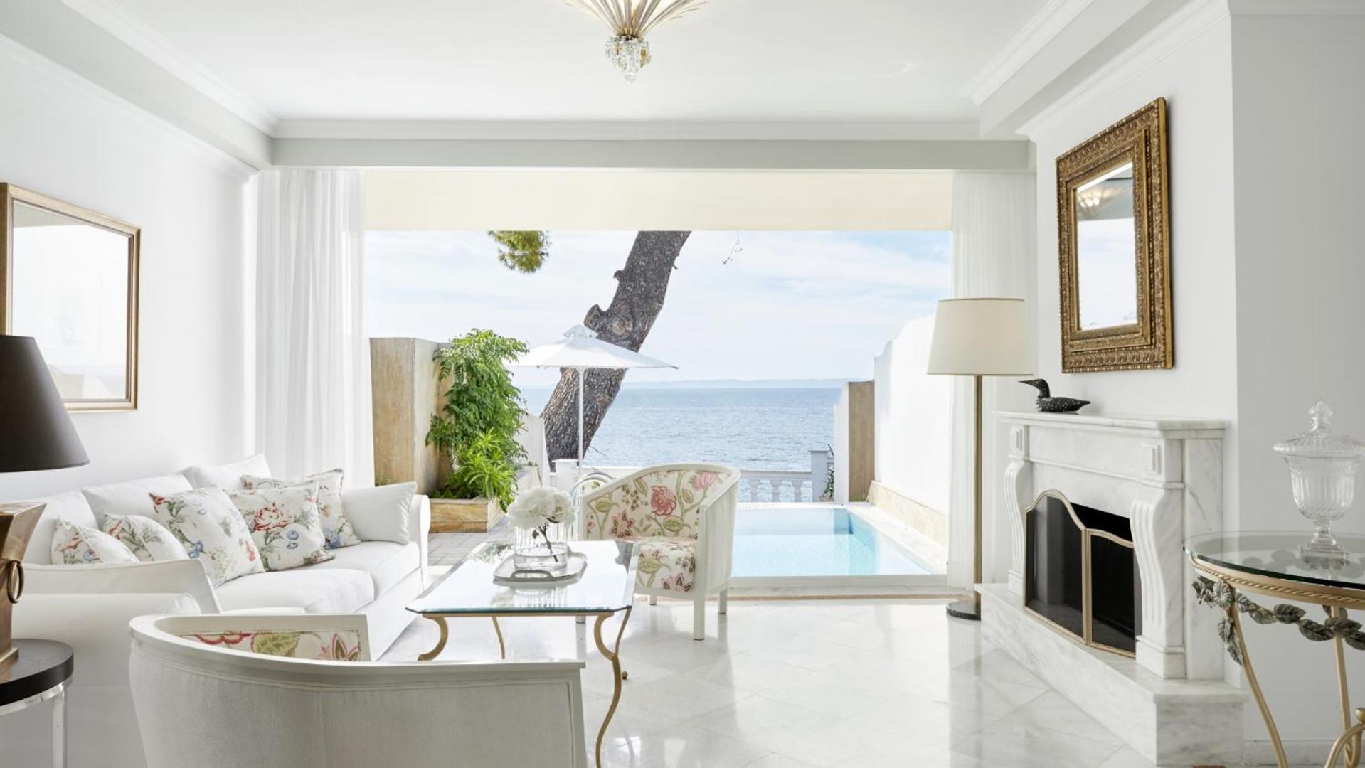 Executive Pool Suite with direct Sea View photo 2