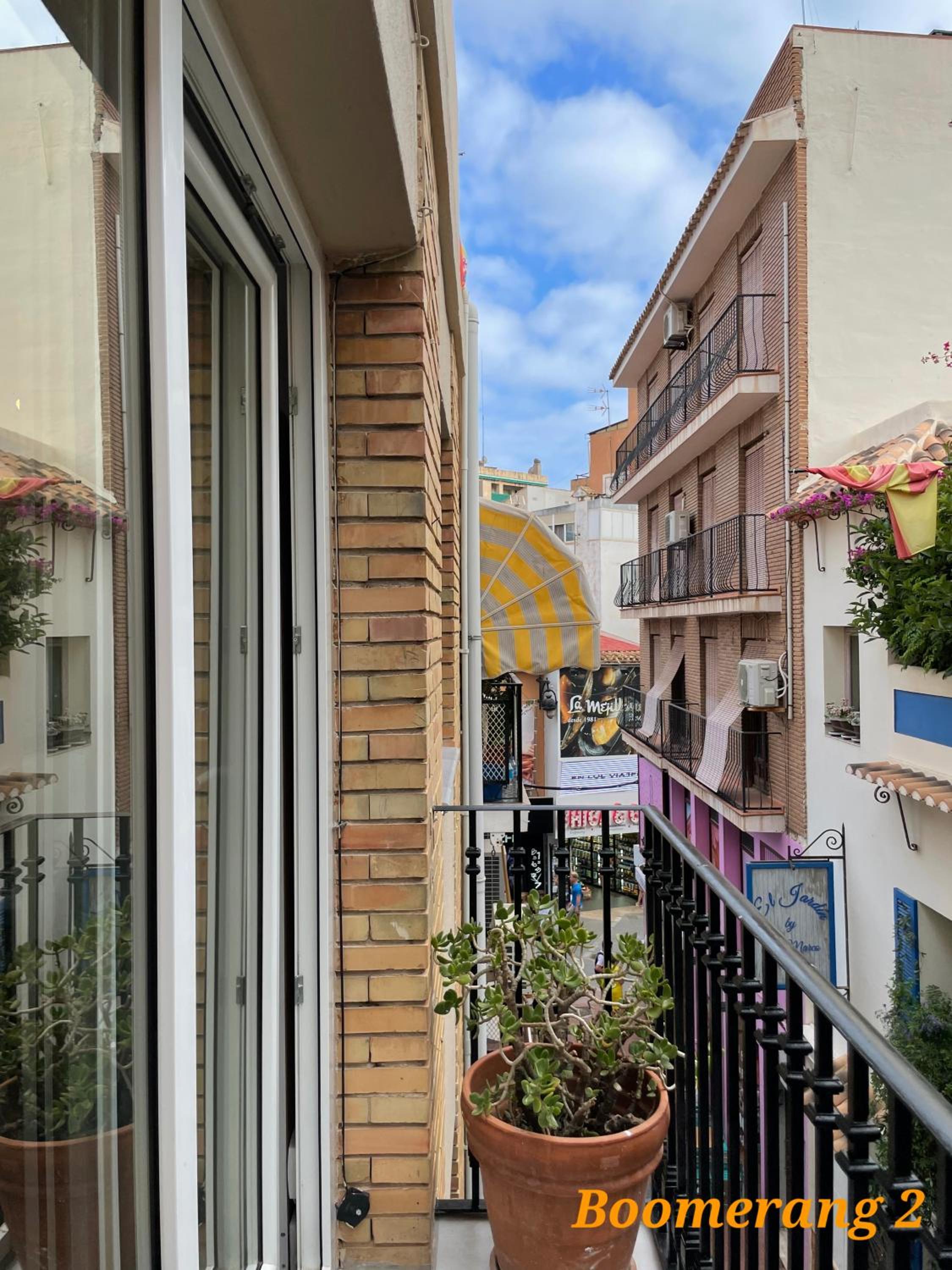 Studio with Balcony - Photo 17