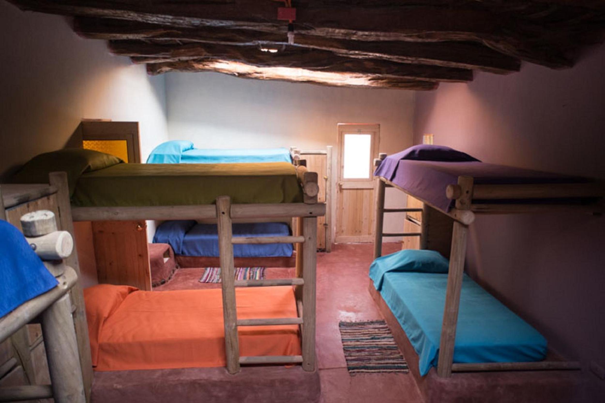 Bed in 10-Bed Mixed Dormitory Room photo 3