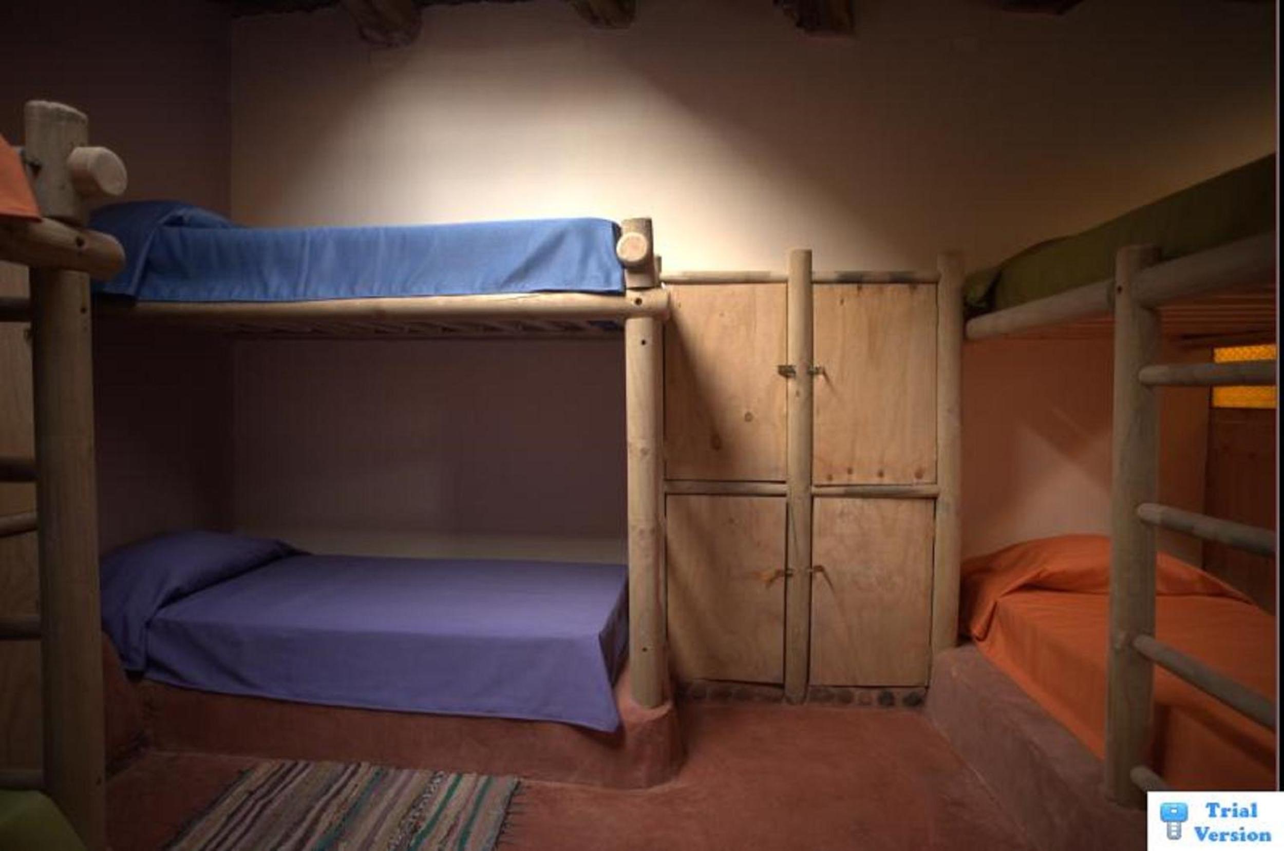 Bed in 10-Bed Mixed Dormitory Room photo 2