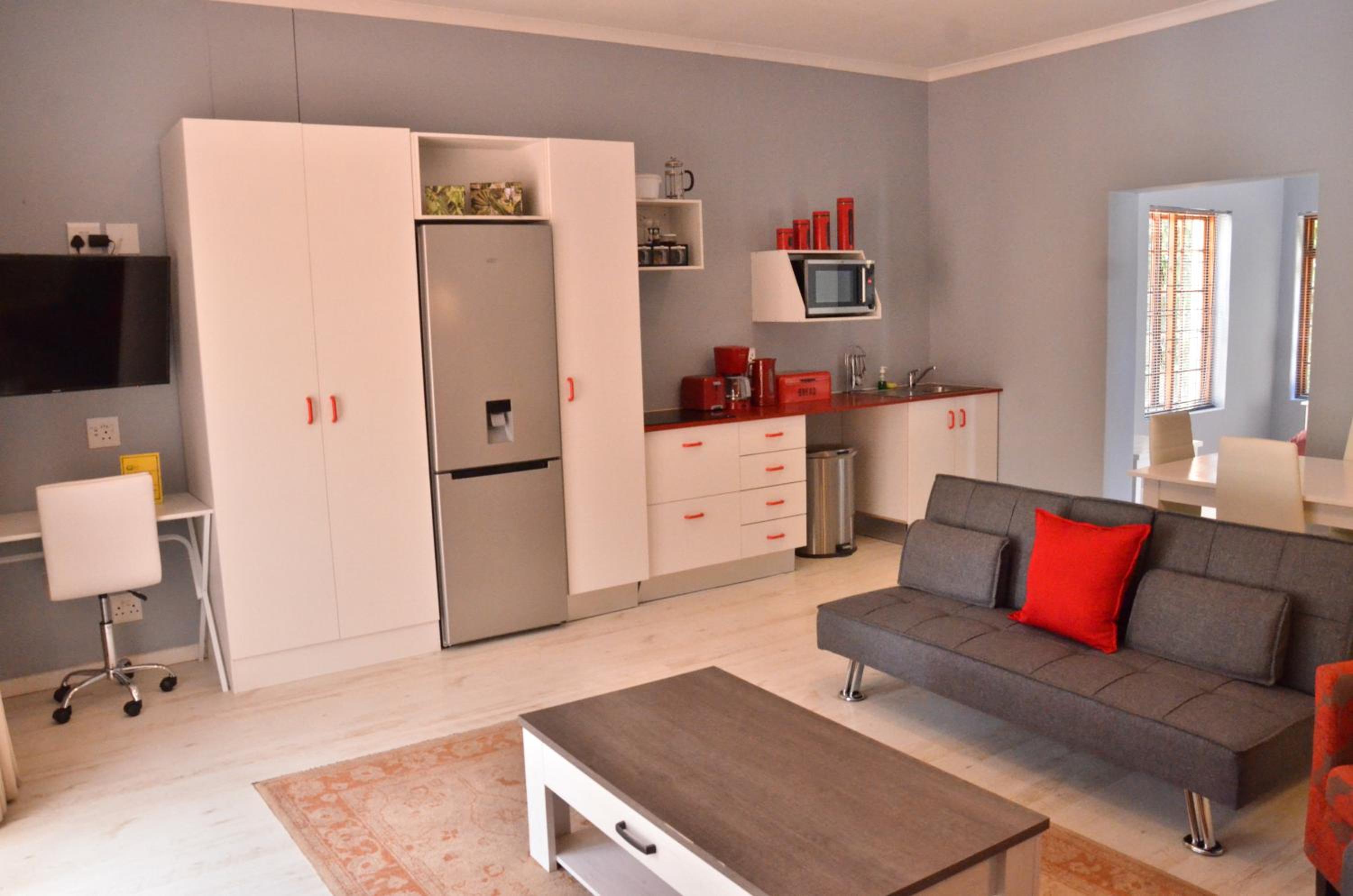 Apartment with Mountain View photo 2