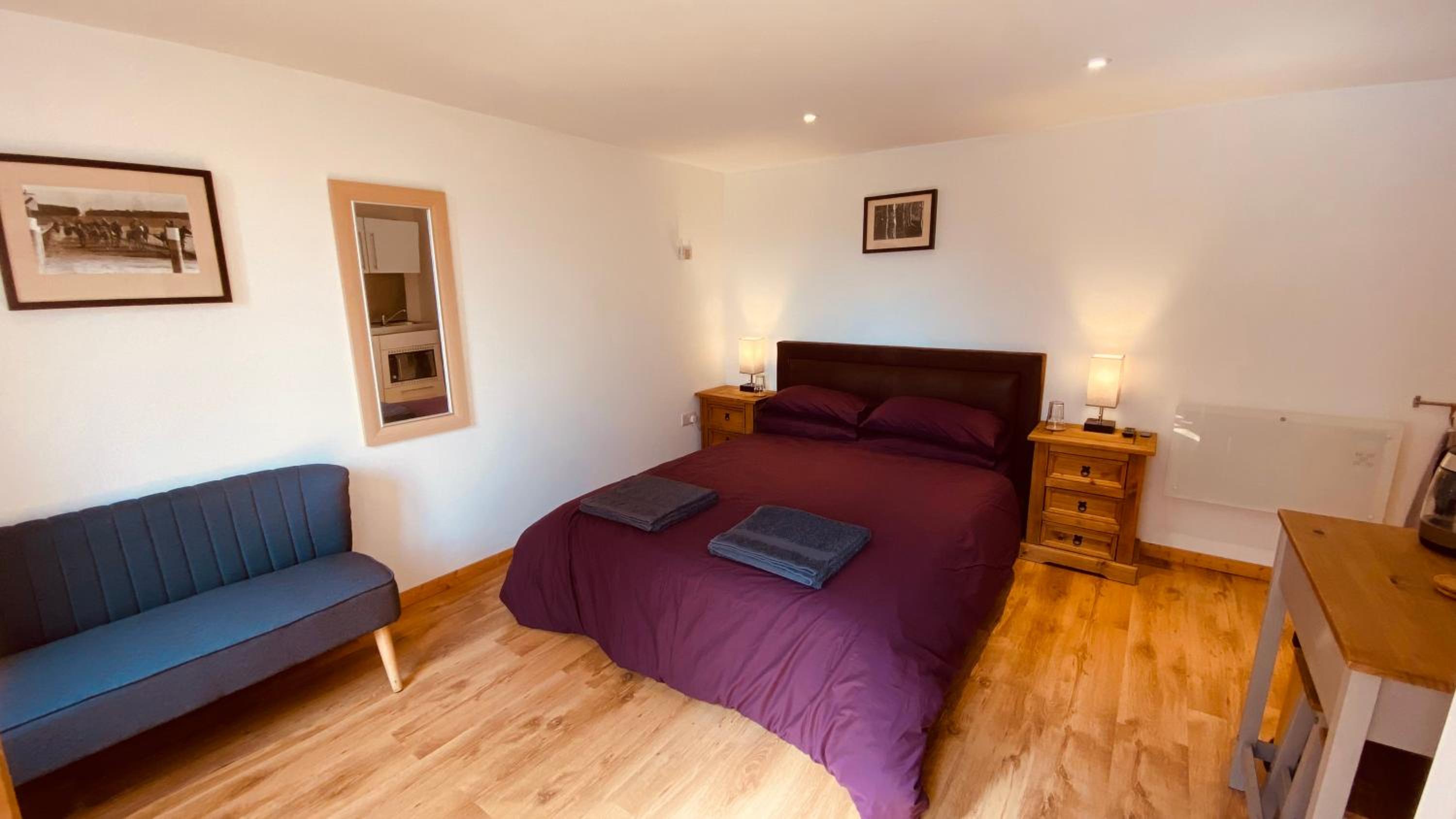 One-Bedroom Apartment - Photo 1