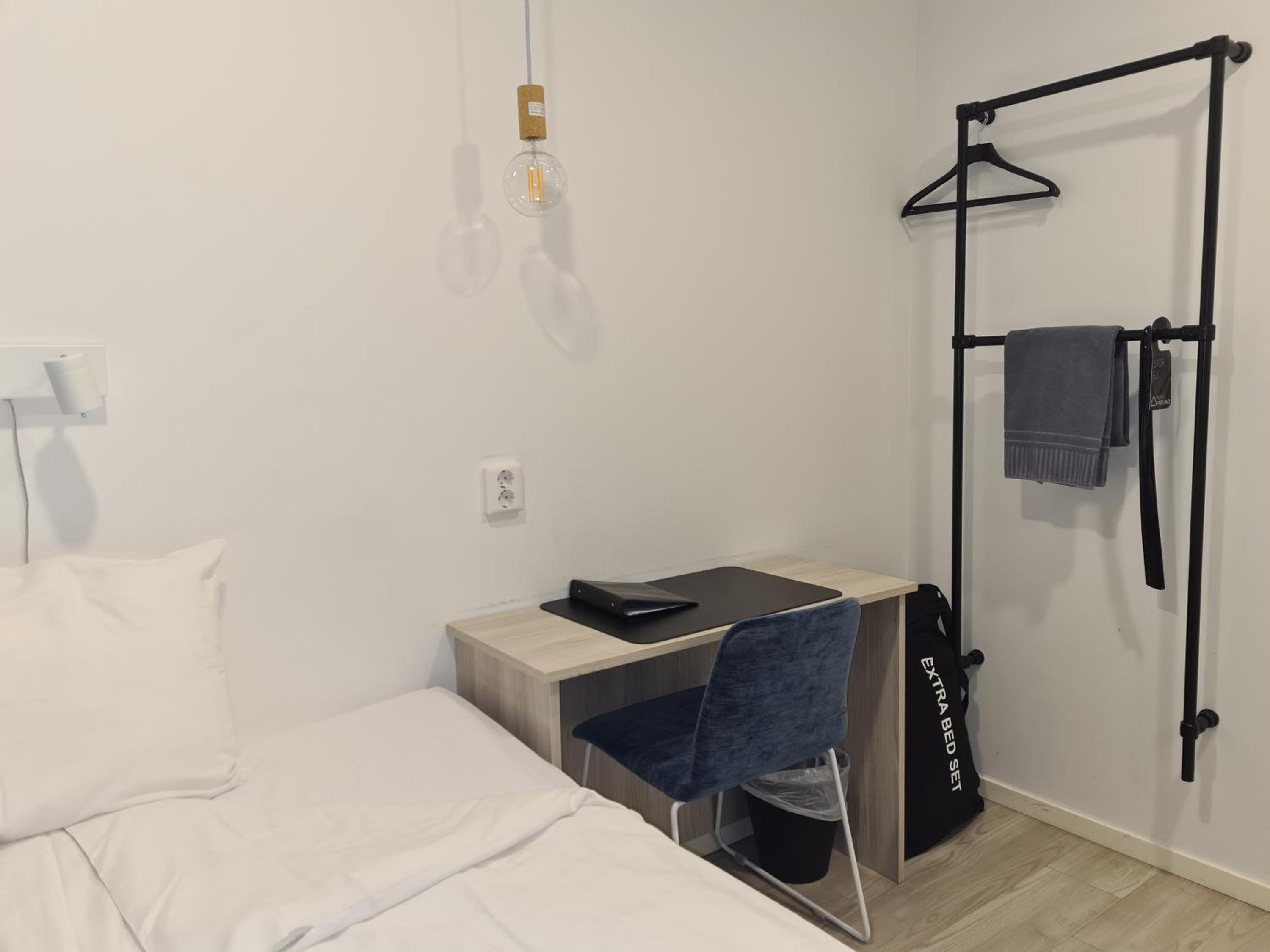 Economy Double Room With Shared Bathroom (No Window - 55 in Bed)  photo 1