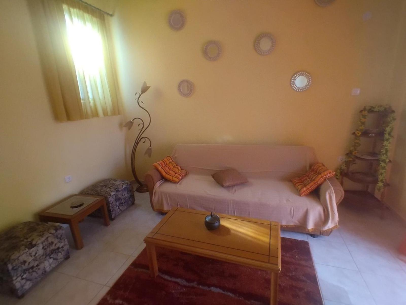 One-Bedroom Apartment - Photo 12