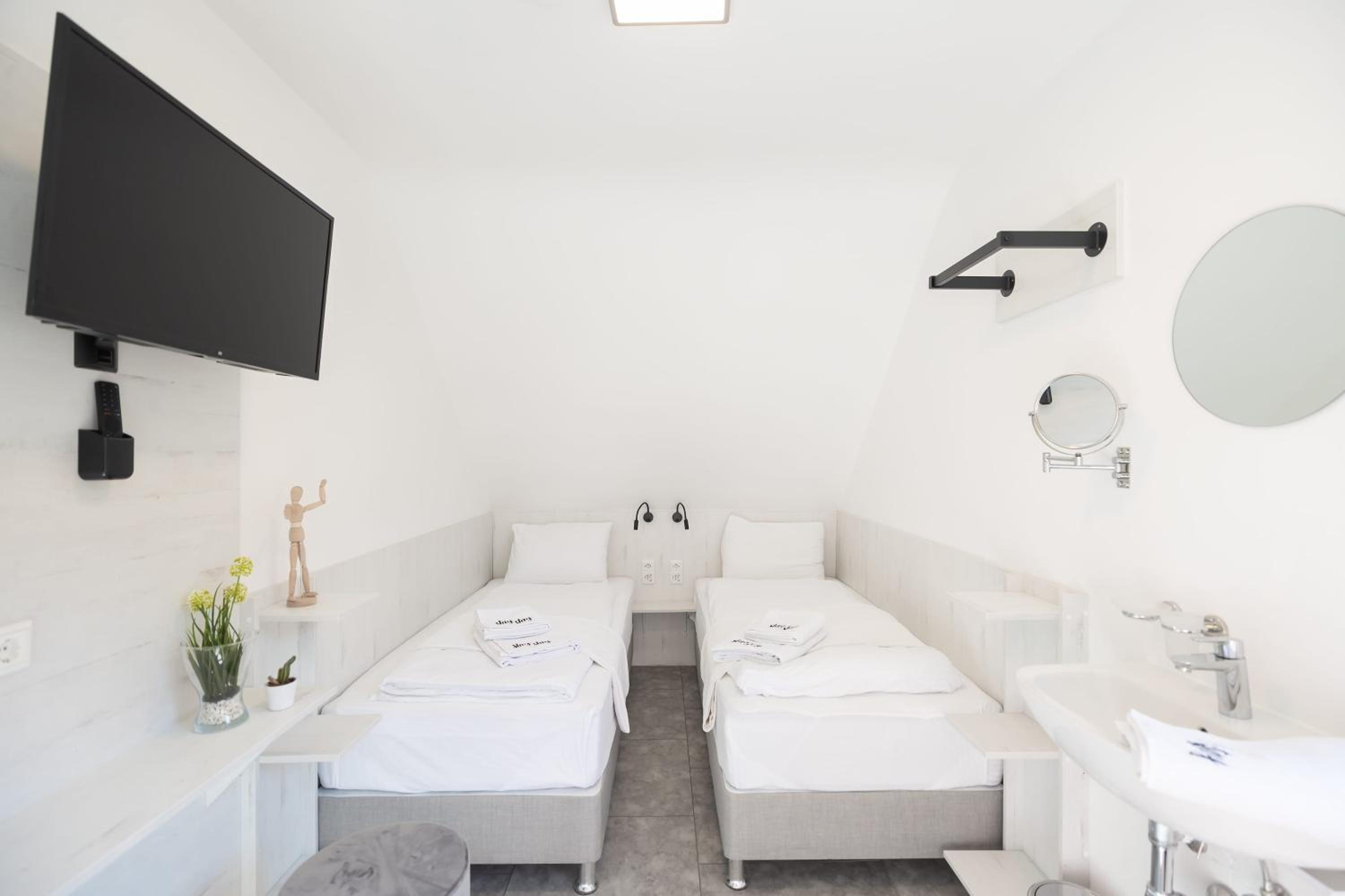 Budget Double Room photo 1