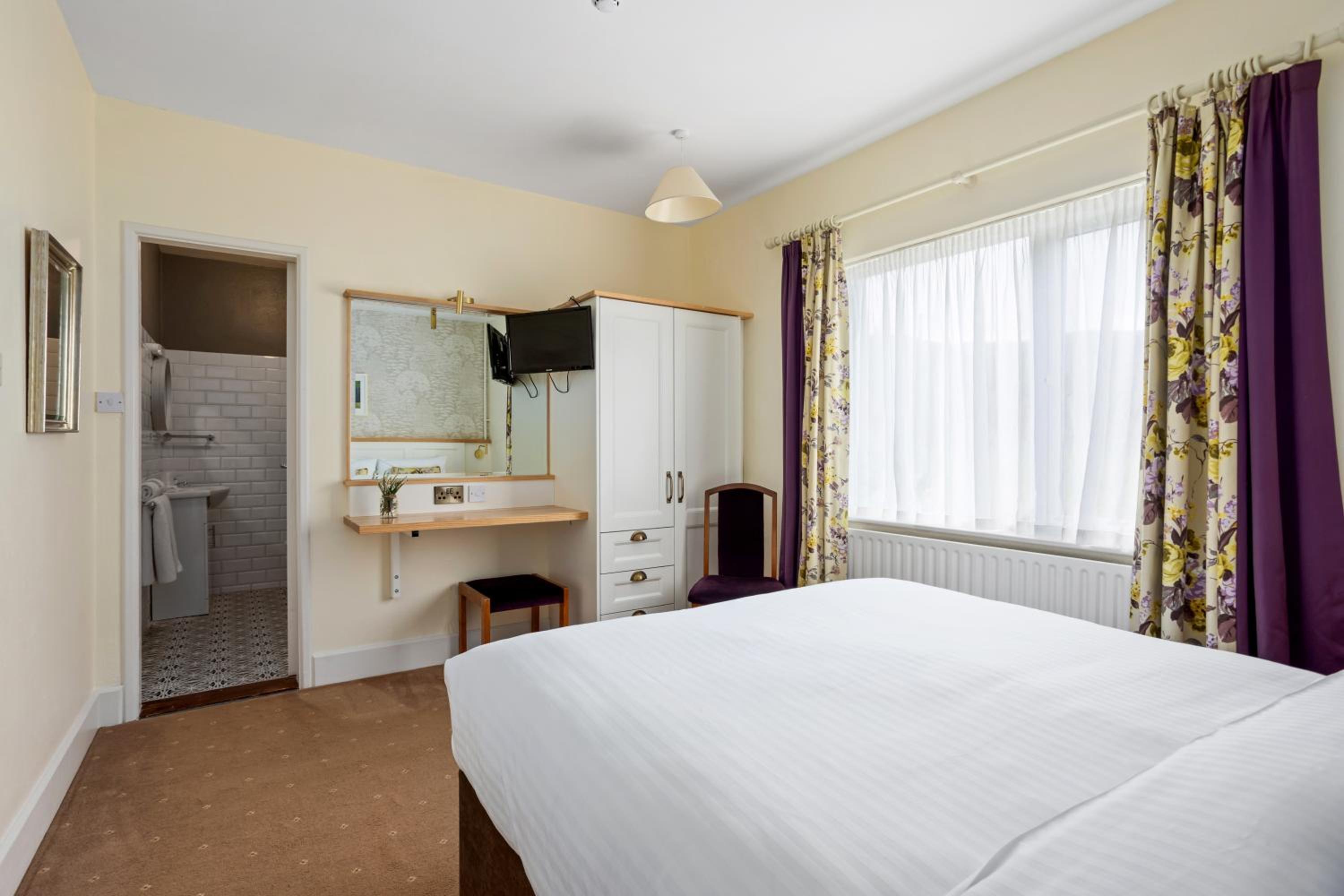 Double Room - Photo 2
