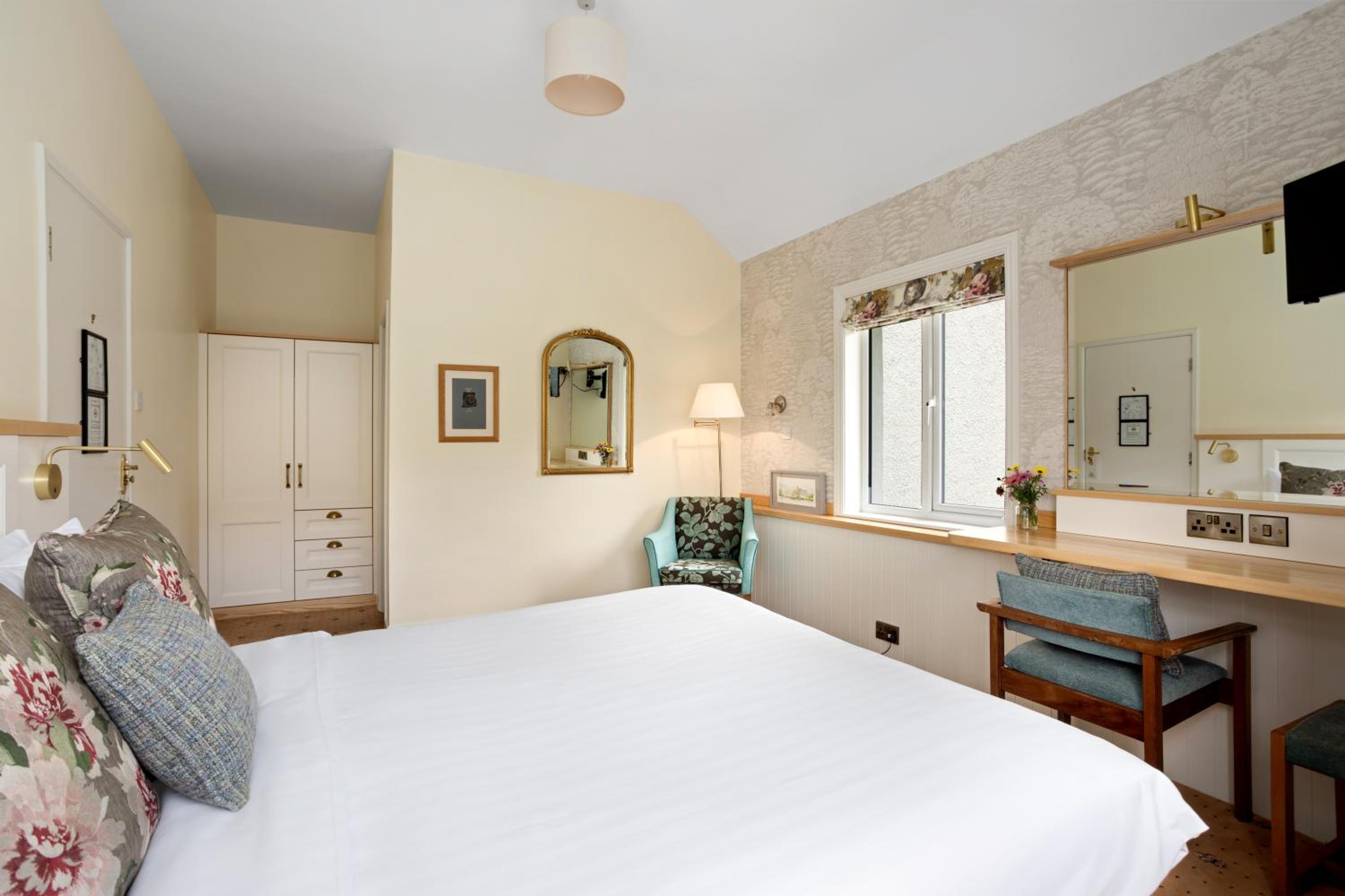 Lake View Double Room - Photo 2