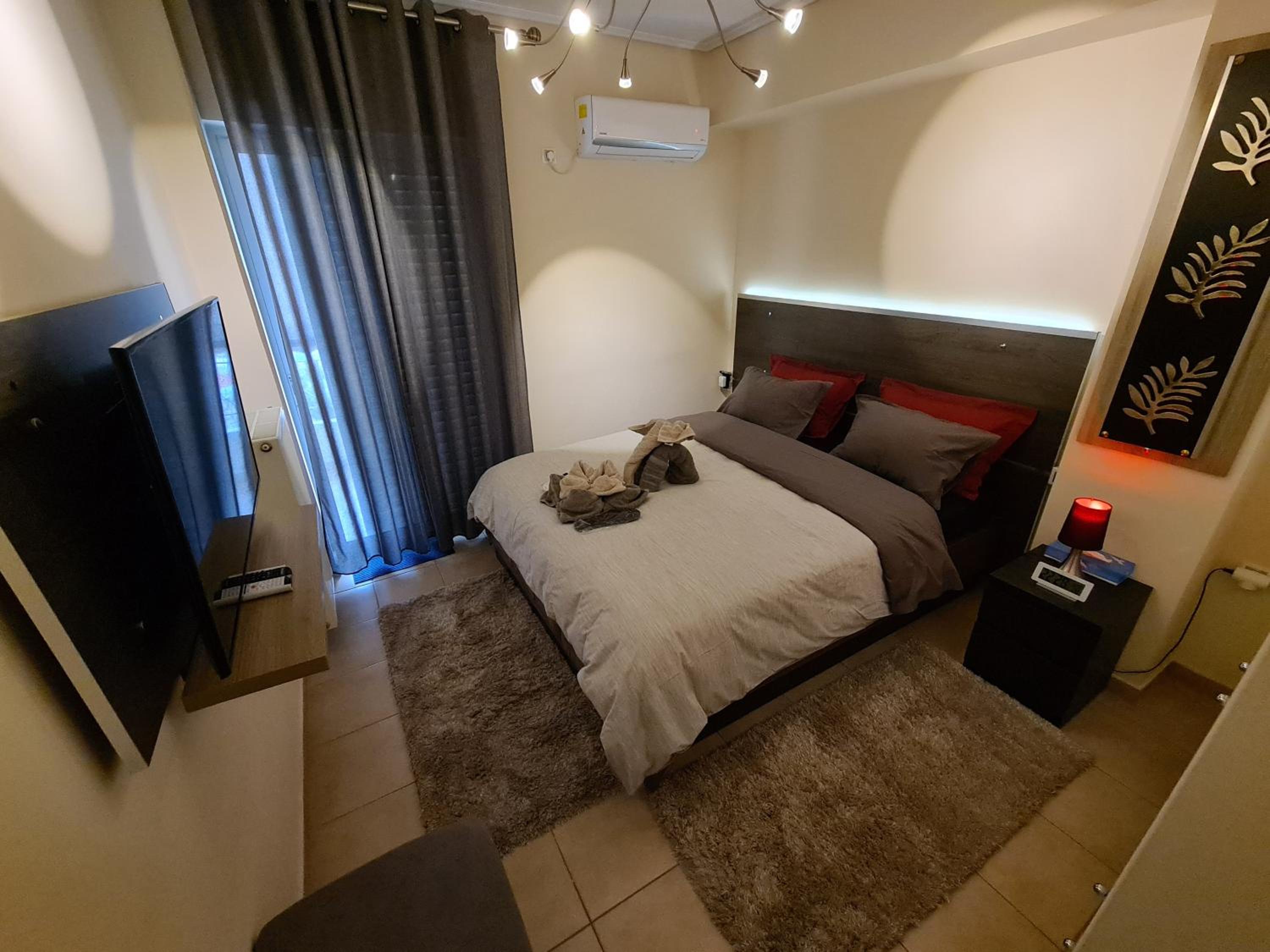 Two-Bedroom Apartment - Photo 21