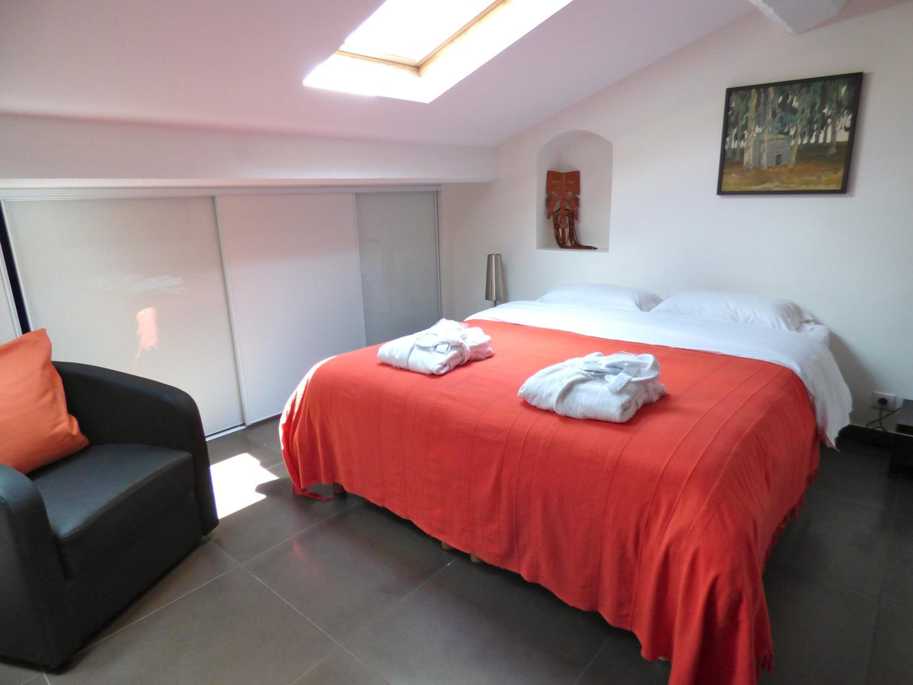 One-Bedroom Apartment 74/84 rue d’Antibes photo 3
