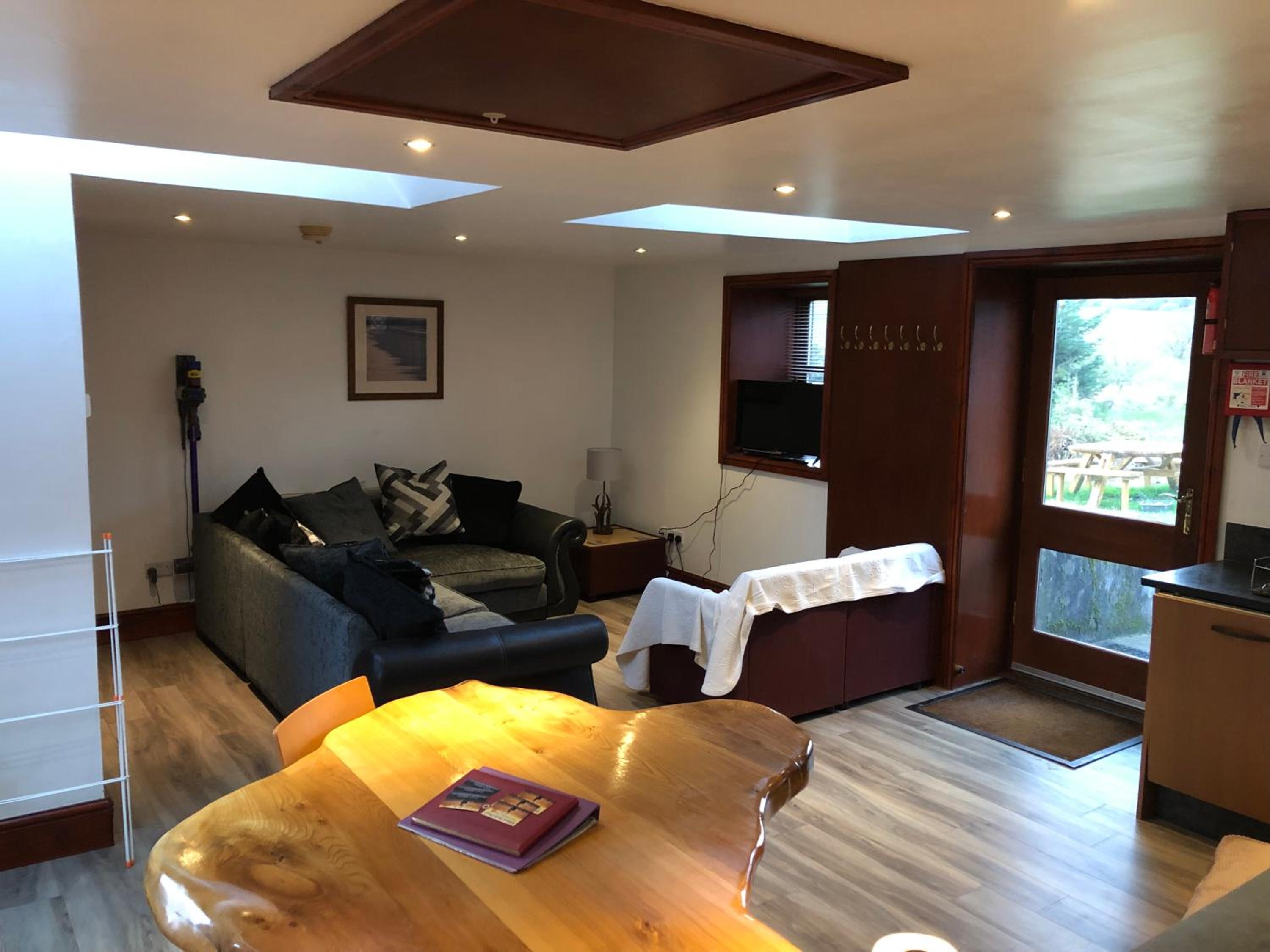 Three-Bedroom House - Photo 6